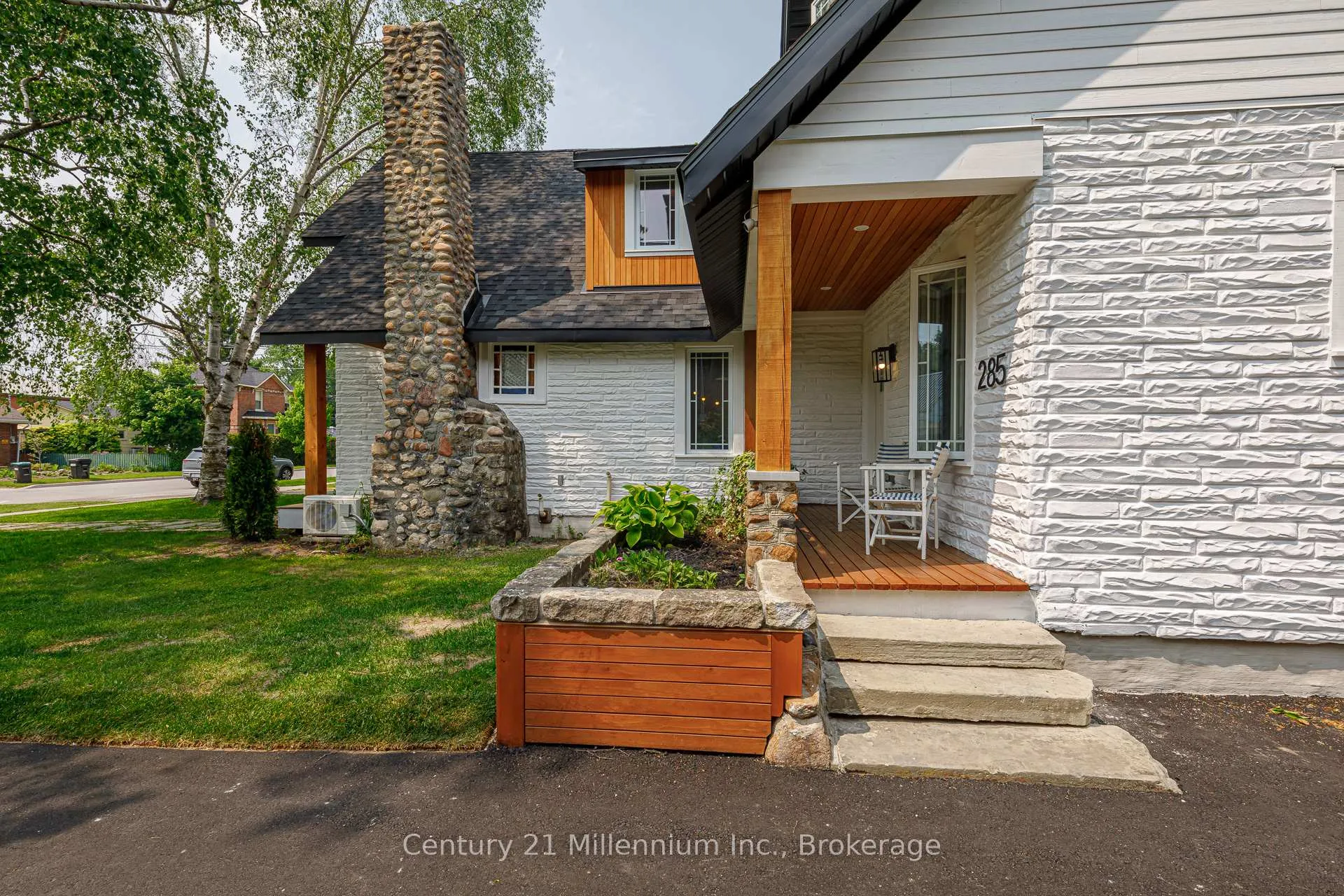 Photo 2 of 285 Maple Street, Collingwood — HOMEH