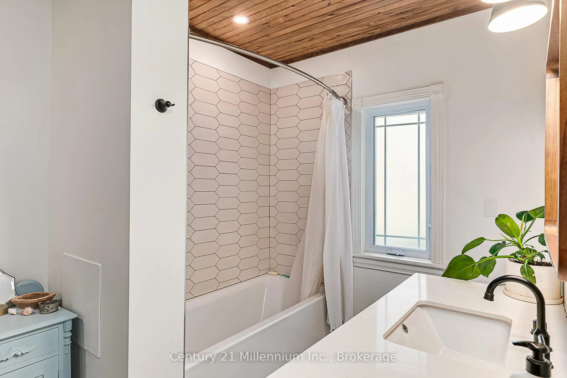 Photo 13 of 285 Maple Street, Collingwood — HOMEH