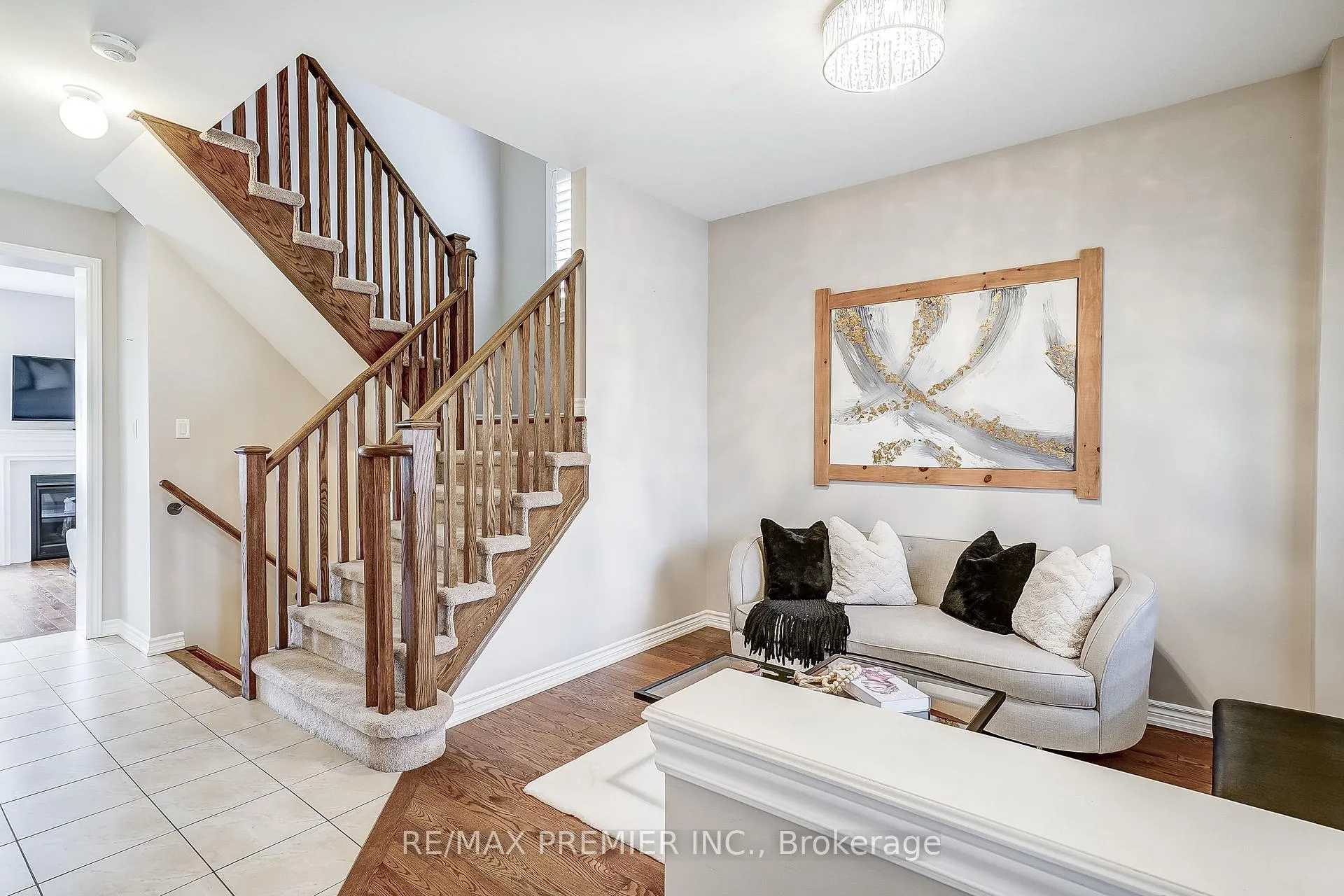 Photo 9 of 42 Jackson Drive, New Tecumseth, Tottenham — HOMEH