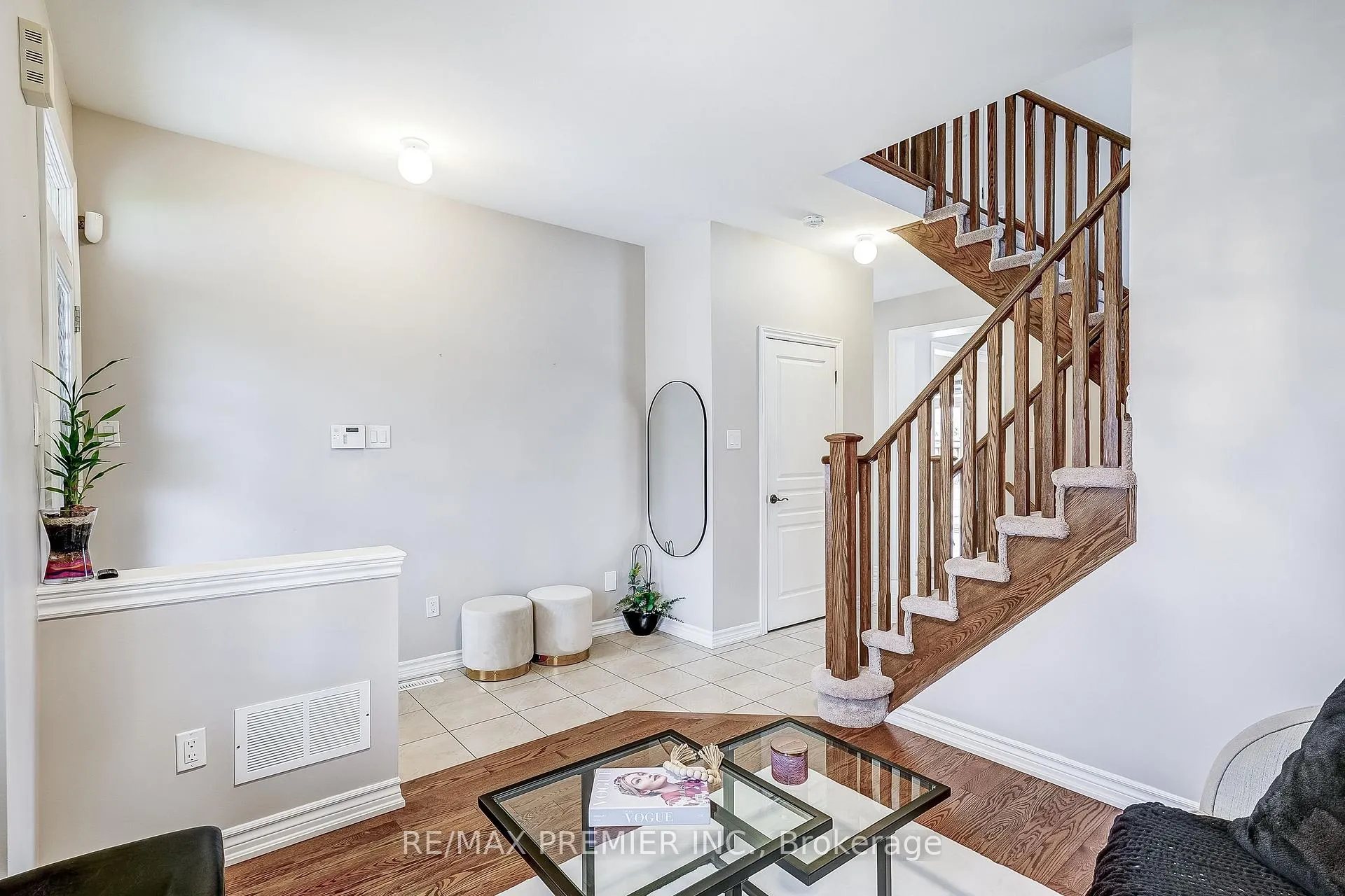 Photo 10 of 42 Jackson Drive, New Tecumseth, Tottenham — HOMEH