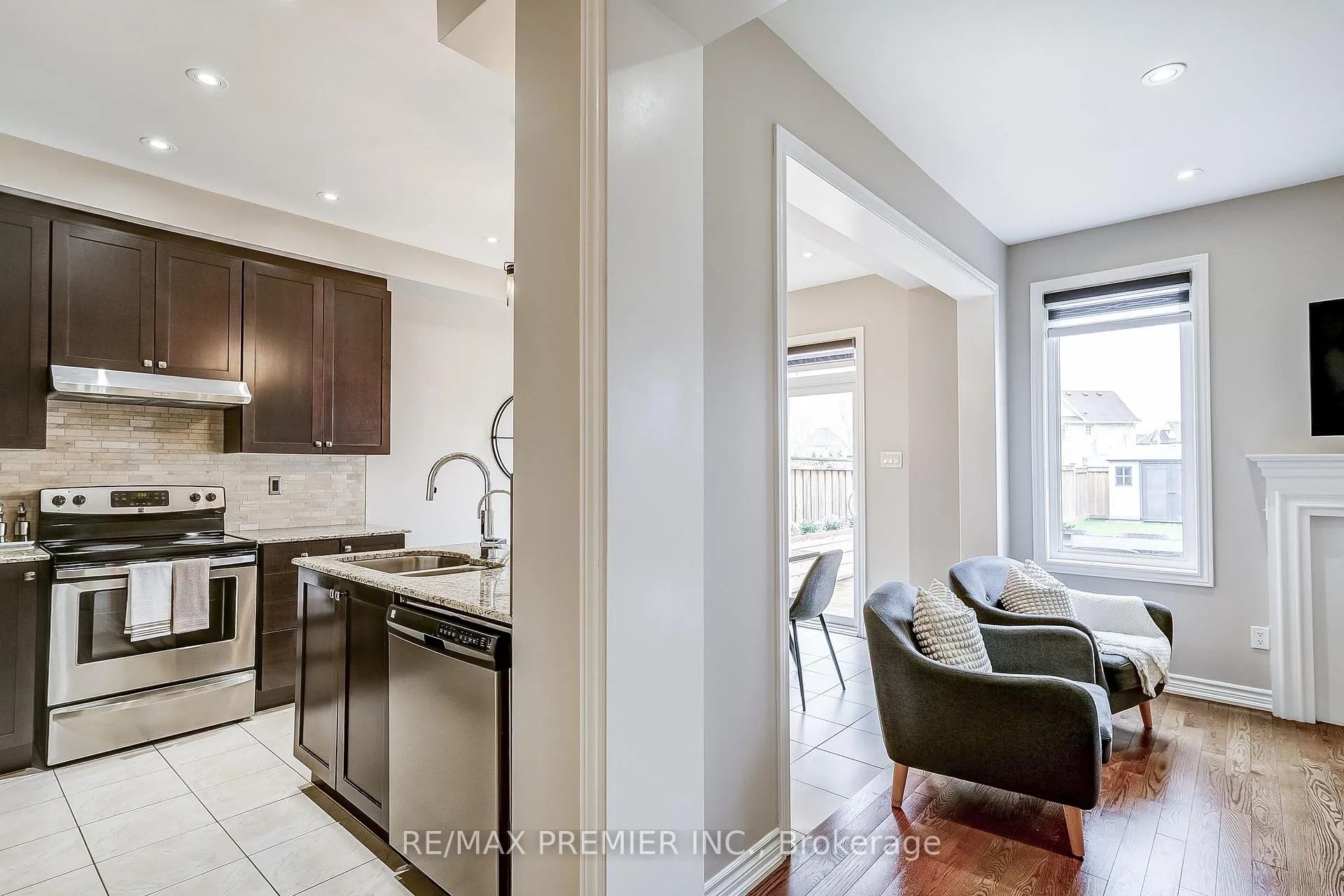 Photo 12 of 42 Jackson Drive, New Tecumseth, Tottenham — HOMEH