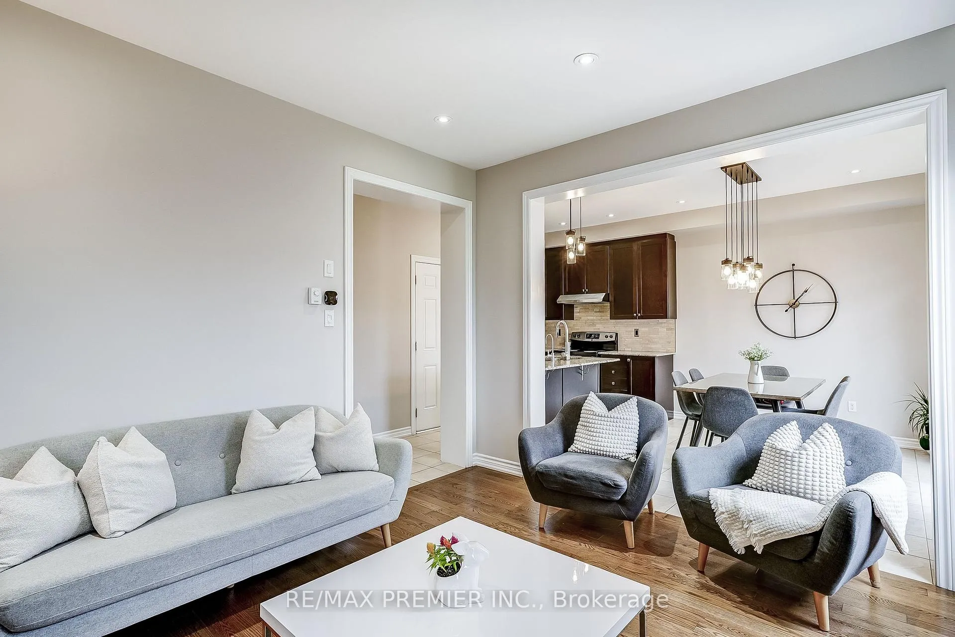 Photo 16 of 42 Jackson Drive, New Tecumseth, Tottenham — HOMEH