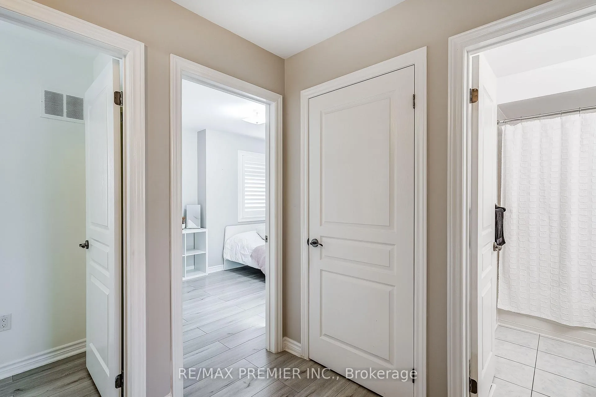Photo 23 of 42 Jackson Drive, New Tecumseth, Tottenham — HOMEH