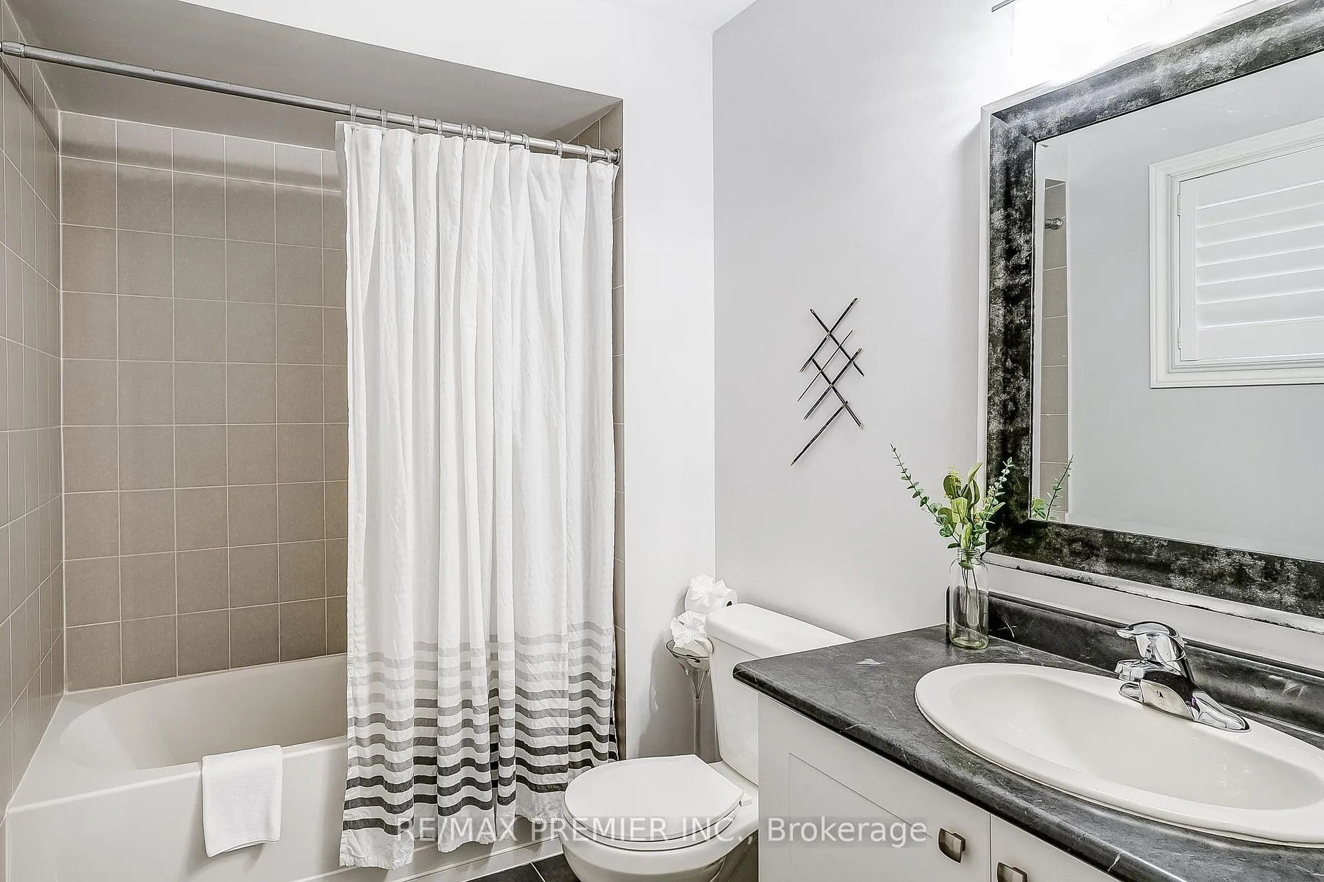 Photo 28 of 42 Jackson Drive, New Tecumseth, Tottenham — HOMEH