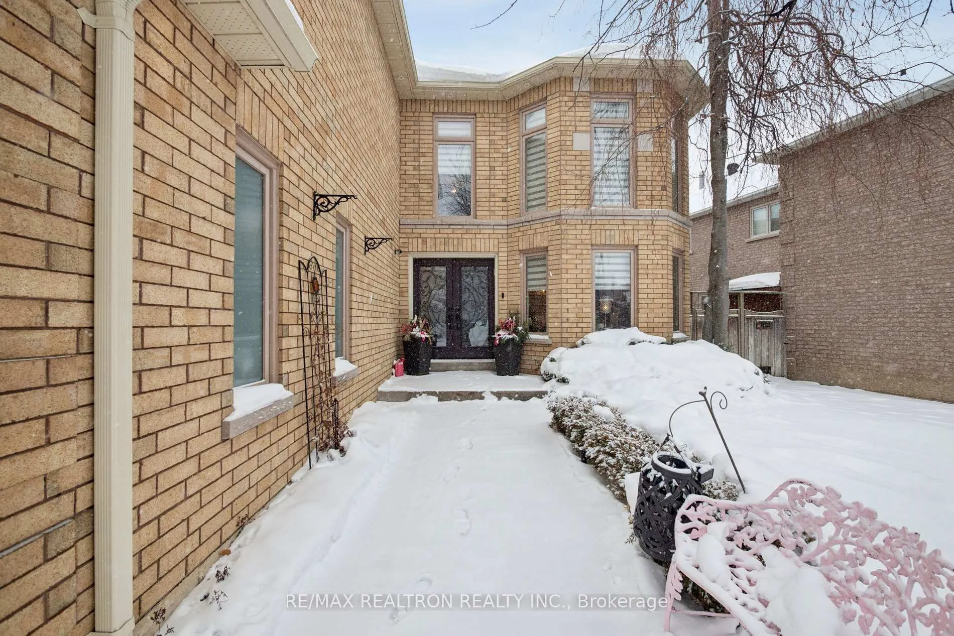 Photo 3 of 174 Hammerstone Crescent, Vaughan, Beverley Glen — HOMEH