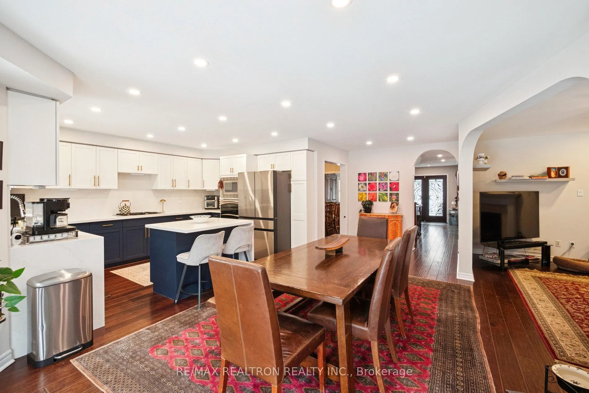 Photo 10 of 174 Hammerstone Crescent, Vaughan, Beverley Glen — HOMEH