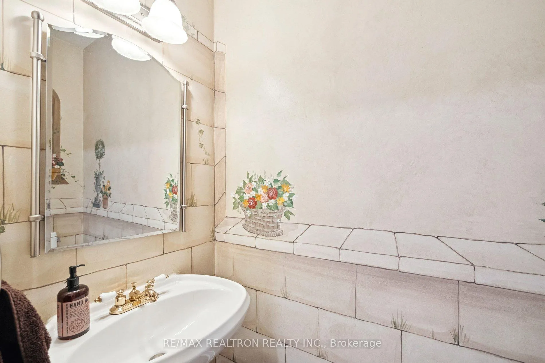 Photo 21 of 174 Hammerstone Crescent, Vaughan, Beverley Glen — HOMEH