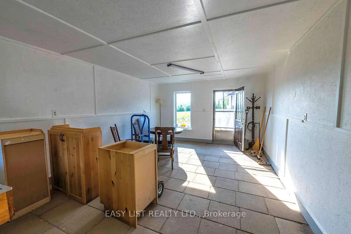 Photo 3 of 608 Copper Cliff Road, Neebing — HOMEH