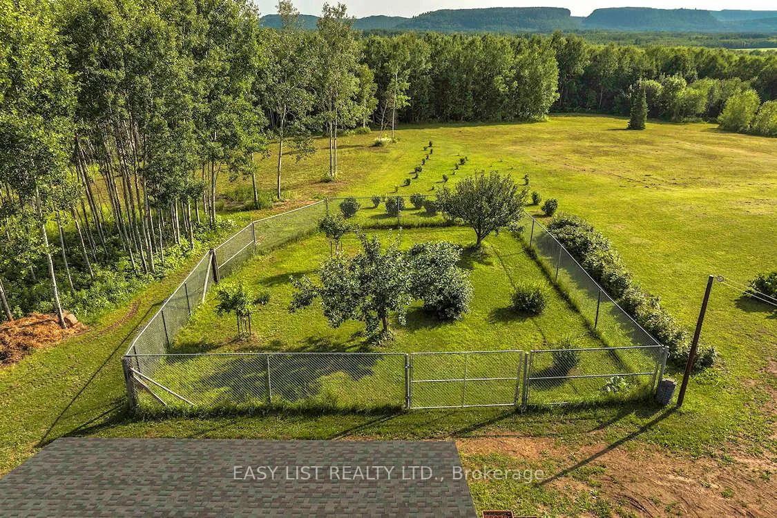 Photo 4 of 608 Copper Cliff Road, Neebing — HOMEH