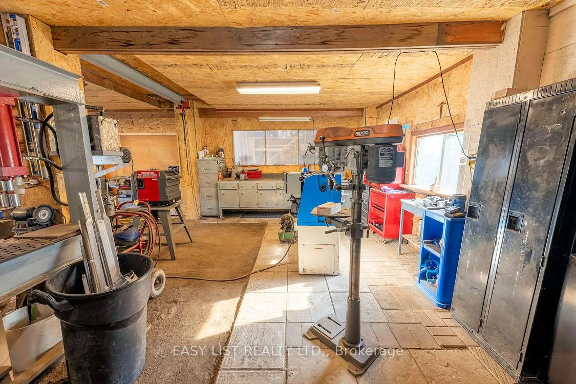 Photo 8 of 608 Copper Cliff Road, Neebing — HOMEH