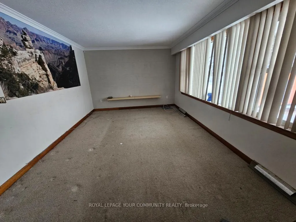 Photo 2 of 58 Metzloff Drive, Kitchener — HOMEH