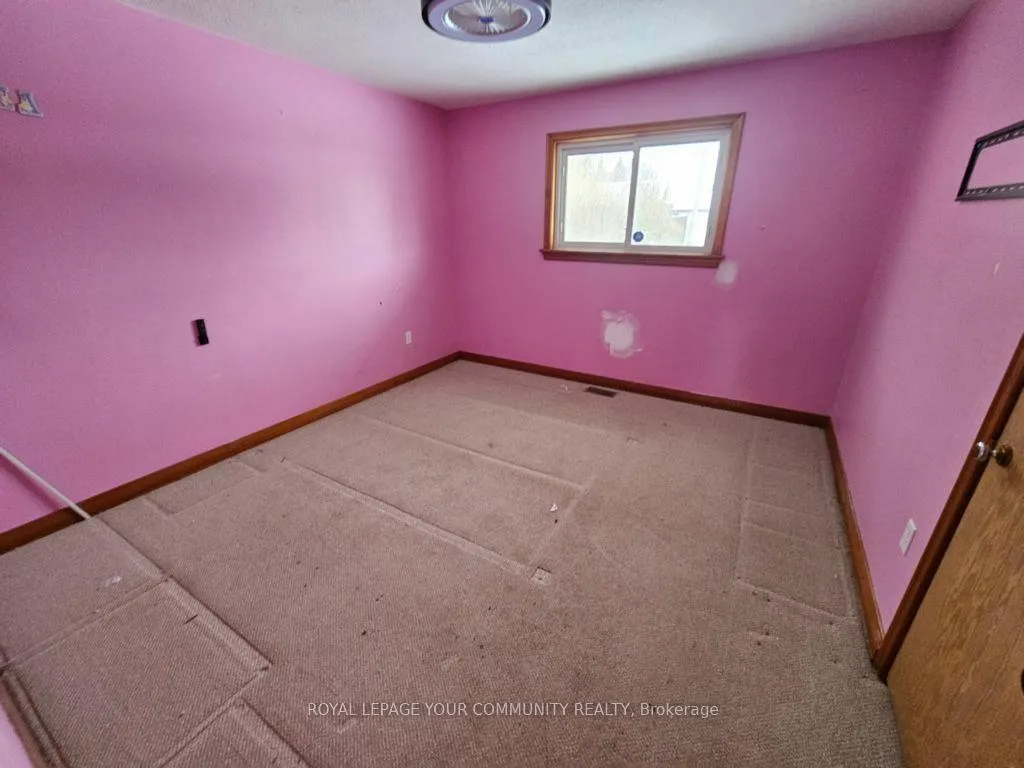 Photo 4 of 58 Metzloff Drive, Kitchener — HOMEH