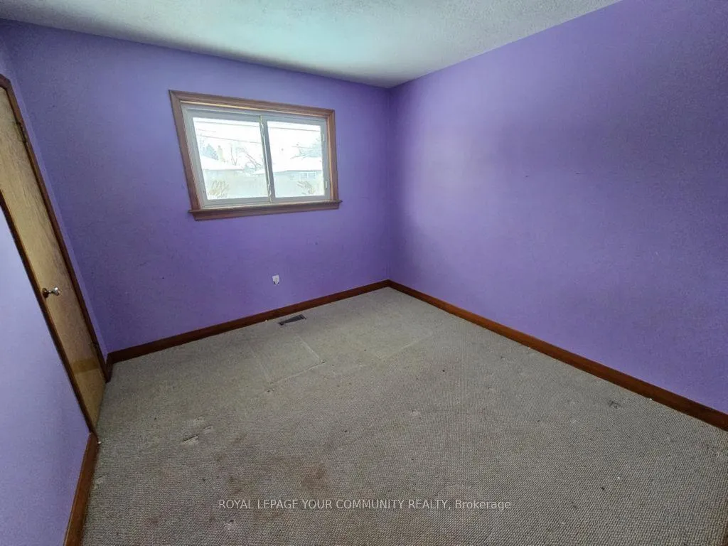 Photo 5 of 58 Metzloff Drive, Kitchener — HOMEH