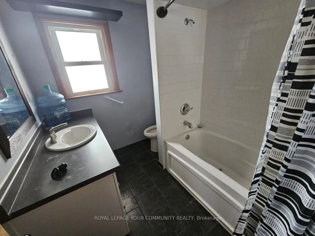 Photo 6 of 58 Metzloff Drive, Kitchener — HOMEH
