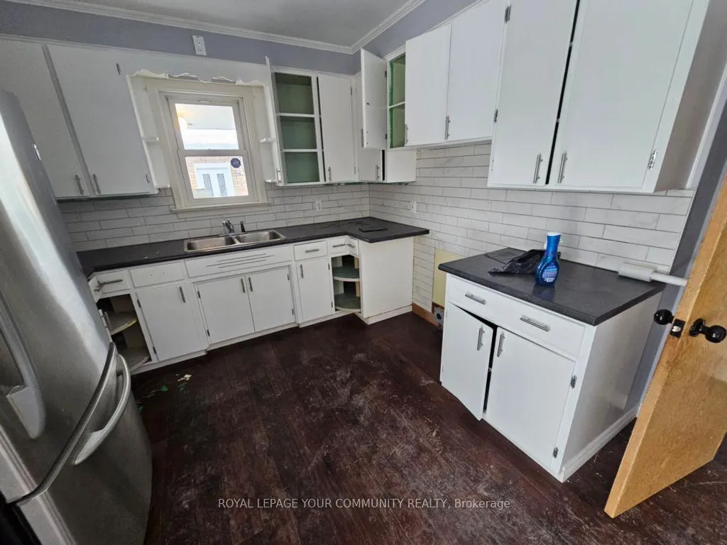 Photo 8 of 58 Metzloff Drive, Kitchener — HOMEH