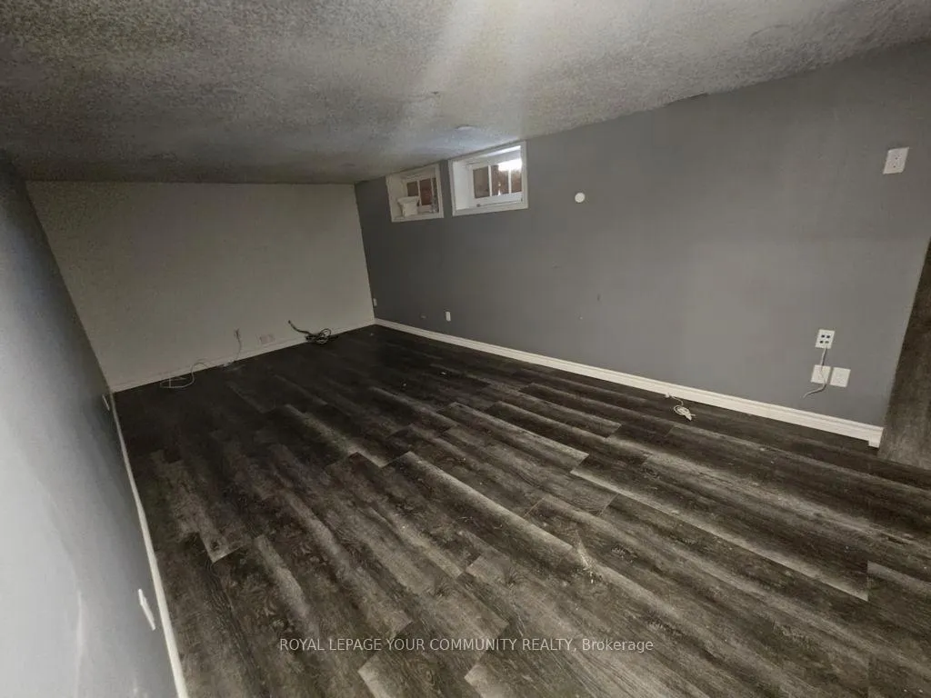 Photo 10 of 58 Metzloff Drive, Kitchener — HOMEH