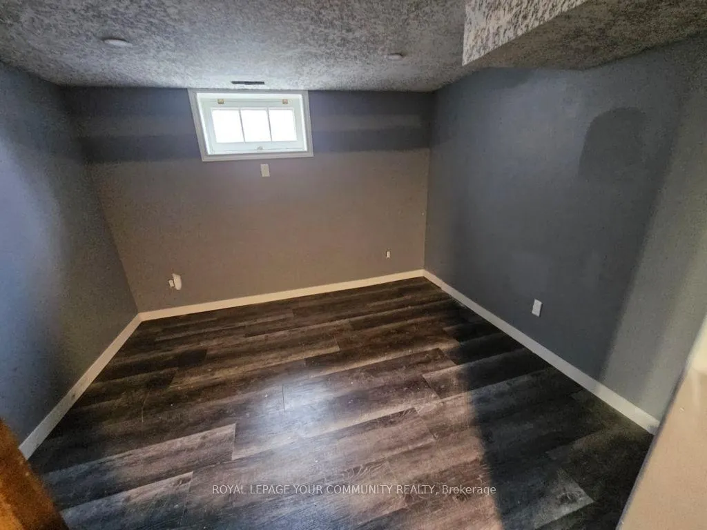 Photo 12 of 58 Metzloff Drive, Kitchener — HOMEH
