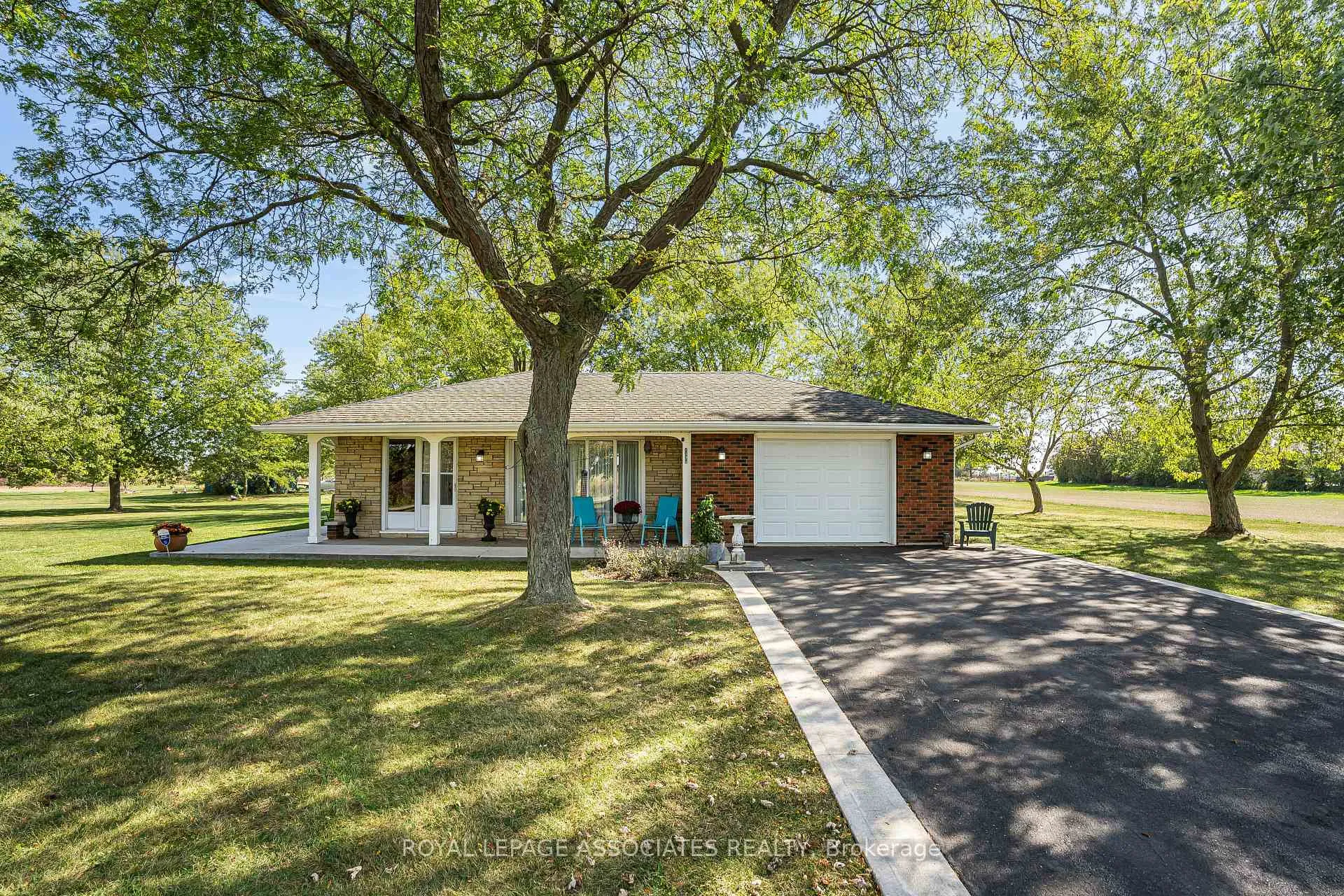 Front of 2371 Hendershot Road