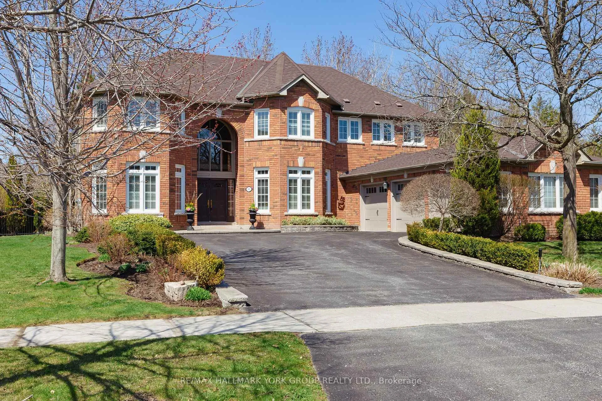 Photo 2 of 52 Forester Crescent, Markham, Cachet — HOMEH