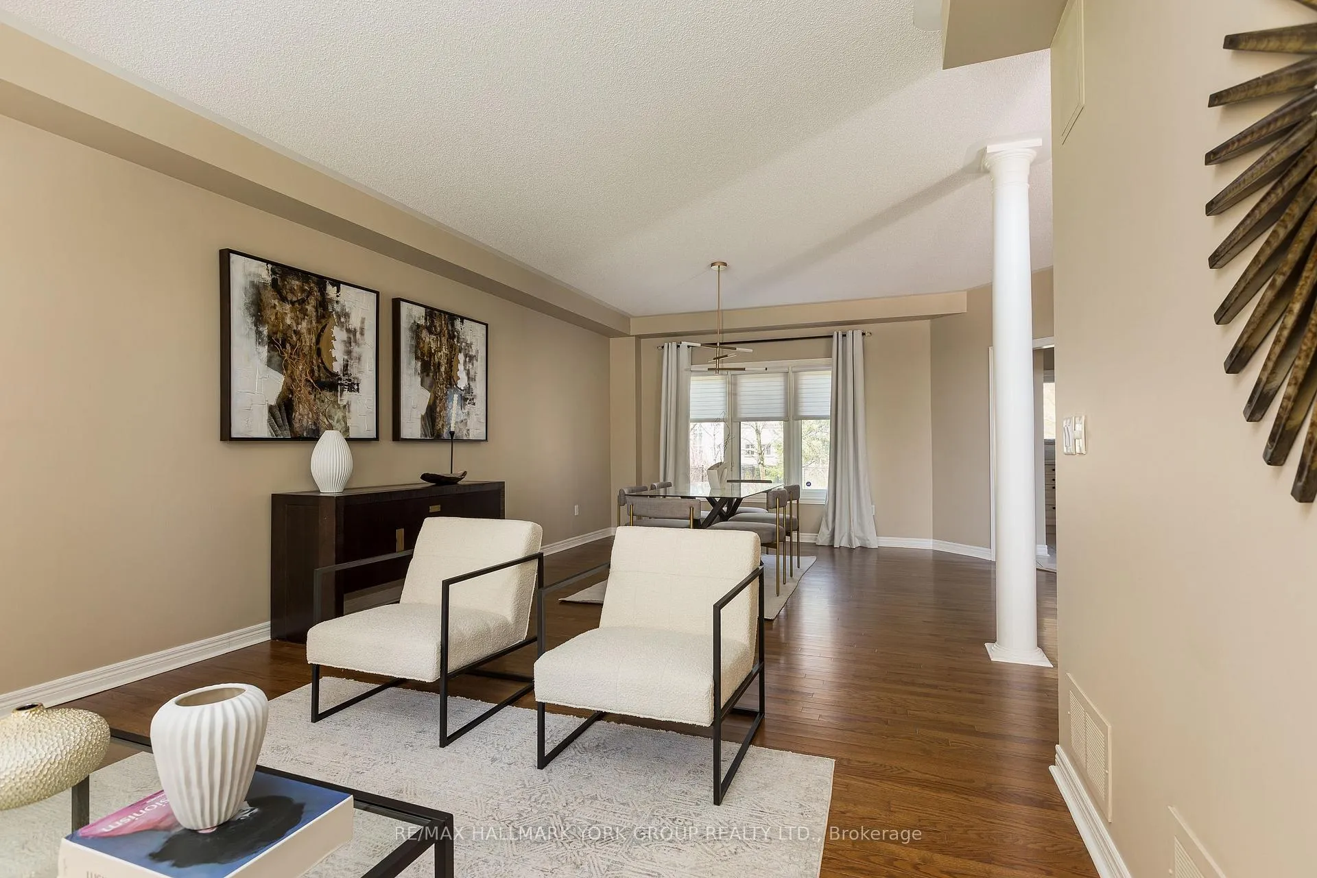 Photo 8 of 52 Forester Crescent, Markham, Cachet — HOMEH