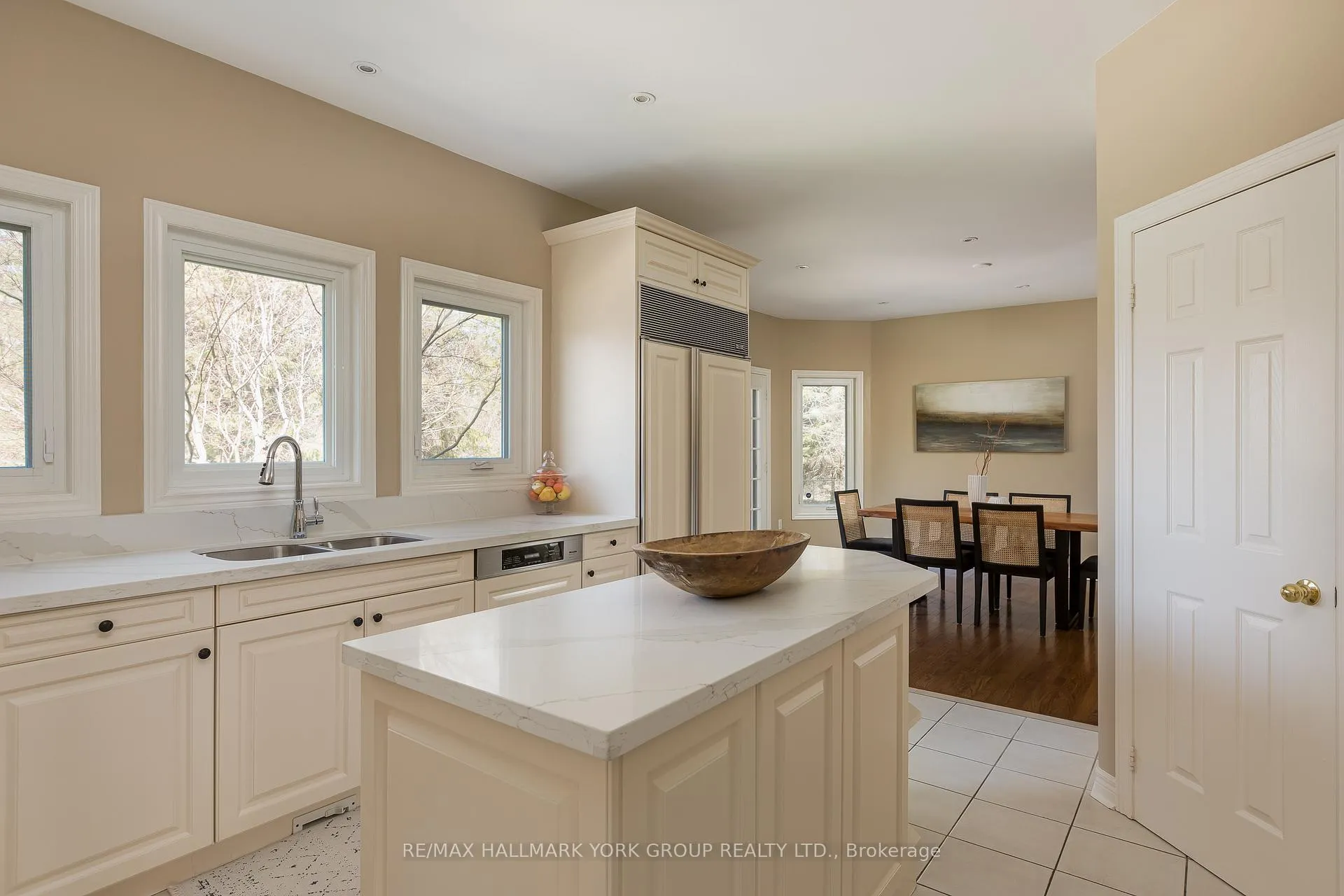 Photo 13 of 52 Forester Crescent, Markham, Cachet — HOMEH