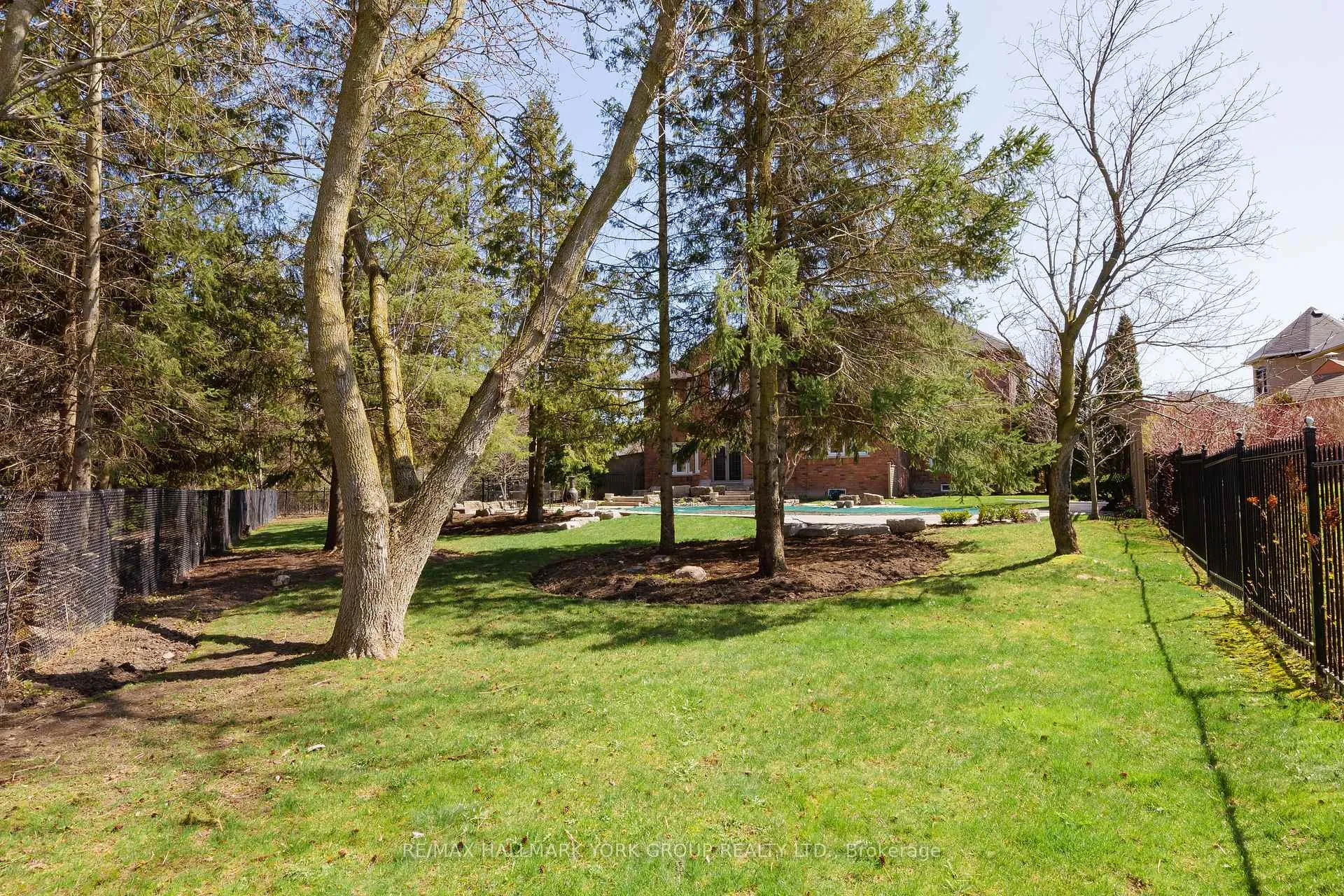 Photo 38 of 52 Forester Crescent, Markham, Cachet — HOMEH