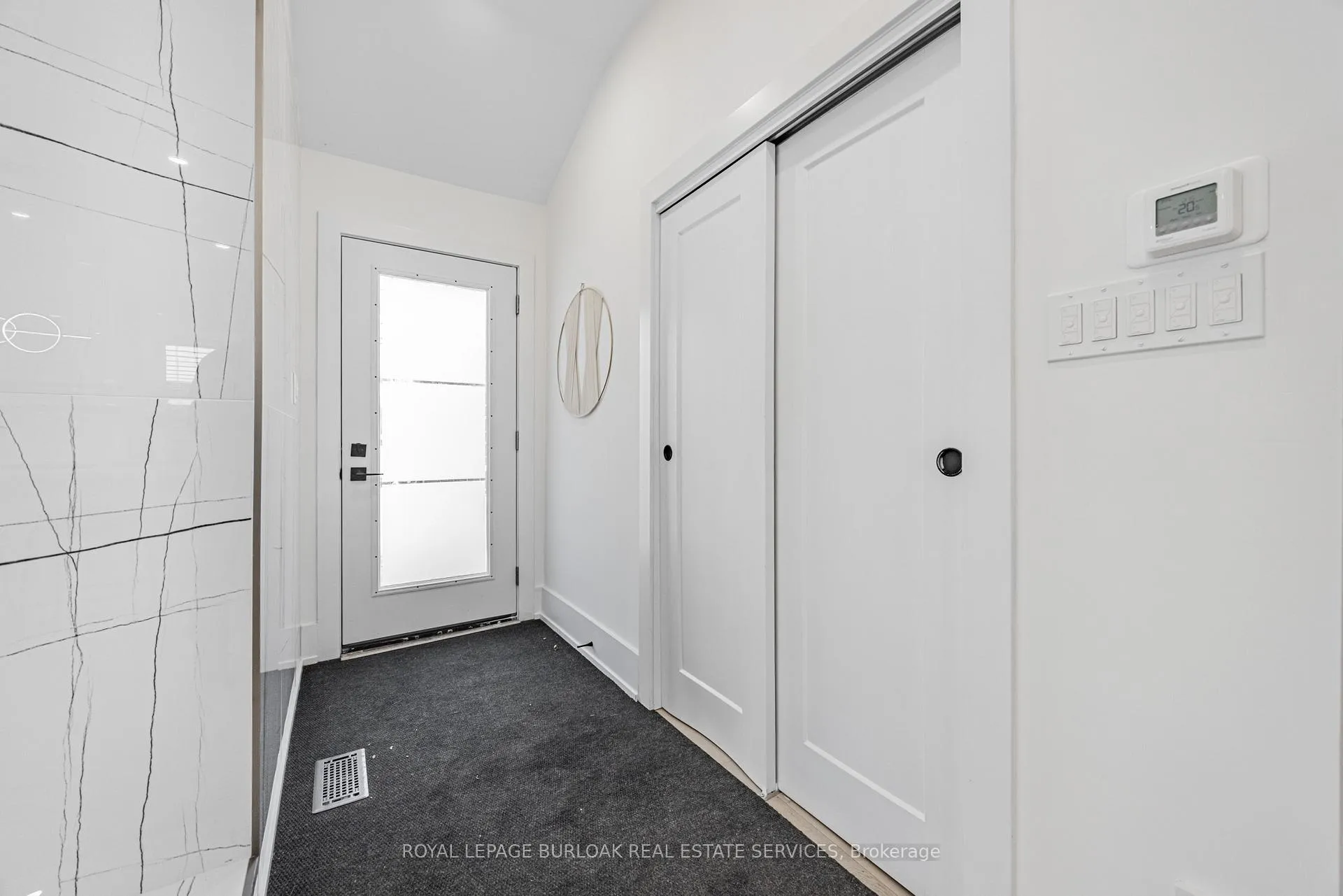 Photo 2 of 248 Wales Crescent, Oakville, Bronte — HOMEH