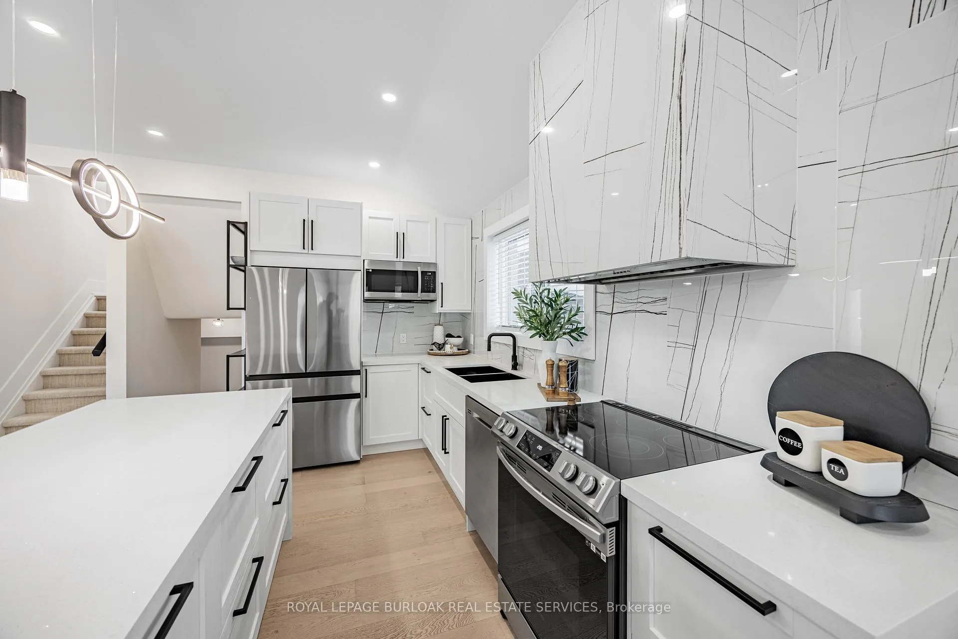 Photo 11 of 248 Wales Crescent, Oakville, Bronte — HOMEH