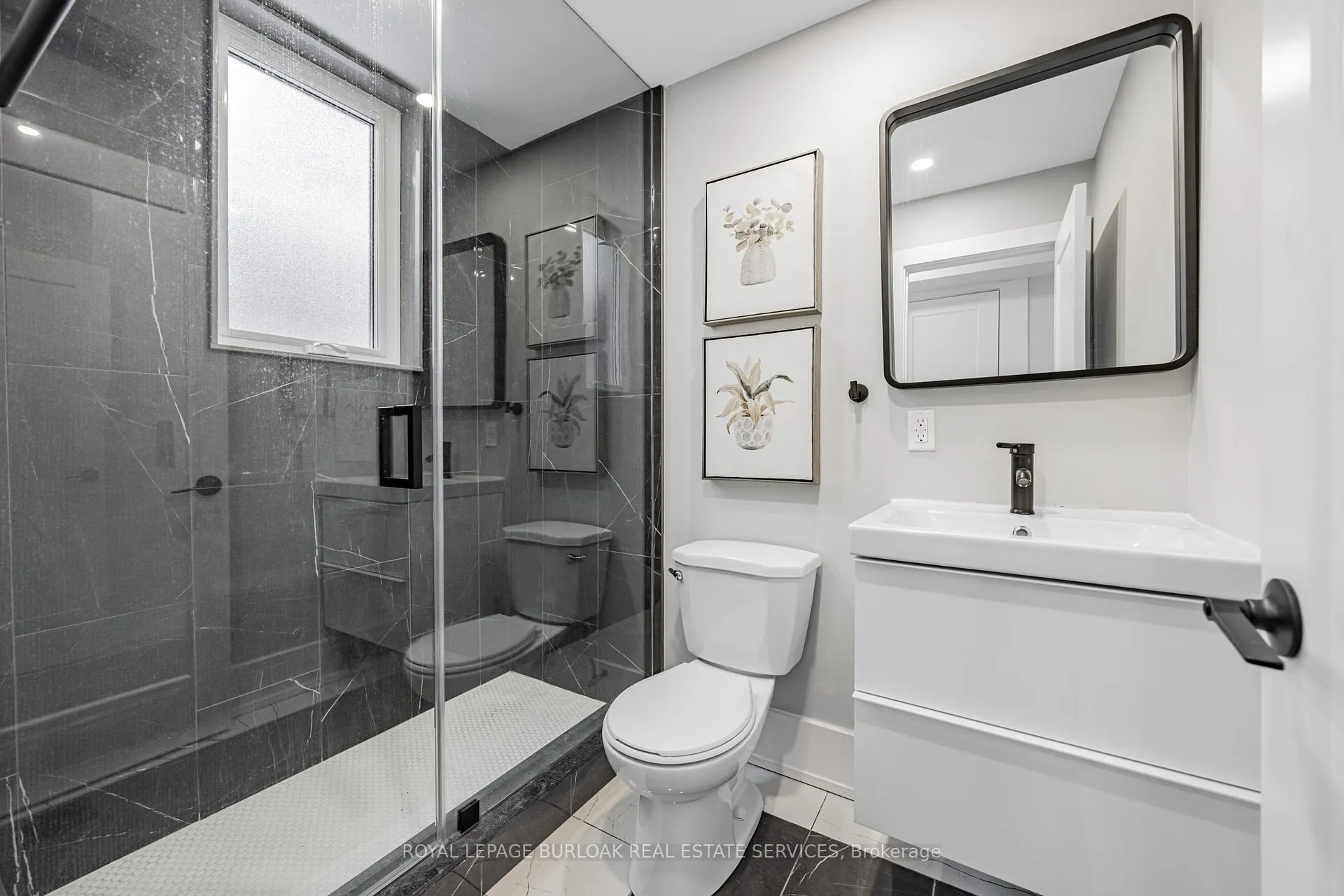 Photo 14 of 248 Wales Crescent, Oakville, Bronte — HOMEH