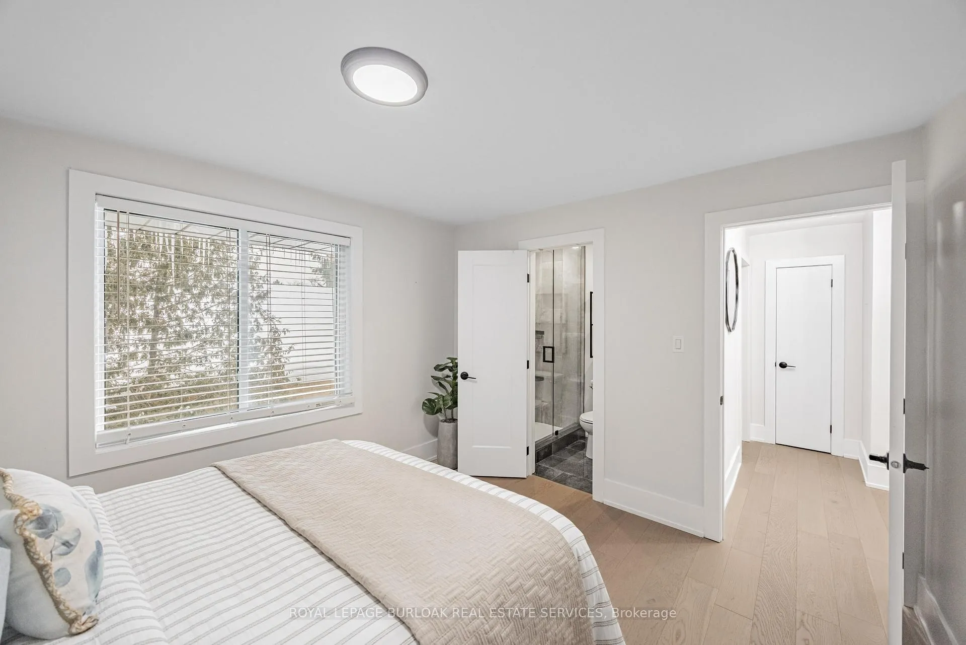 Photo 17 of 248 Wales Crescent, Oakville, Bronte — HOMEH