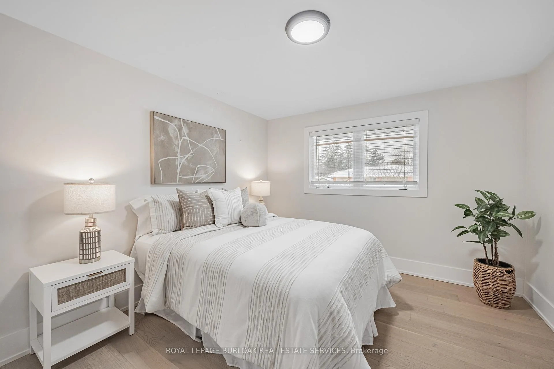 Photo 20 of 248 Wales Crescent, Oakville, Bronte — HOMEH