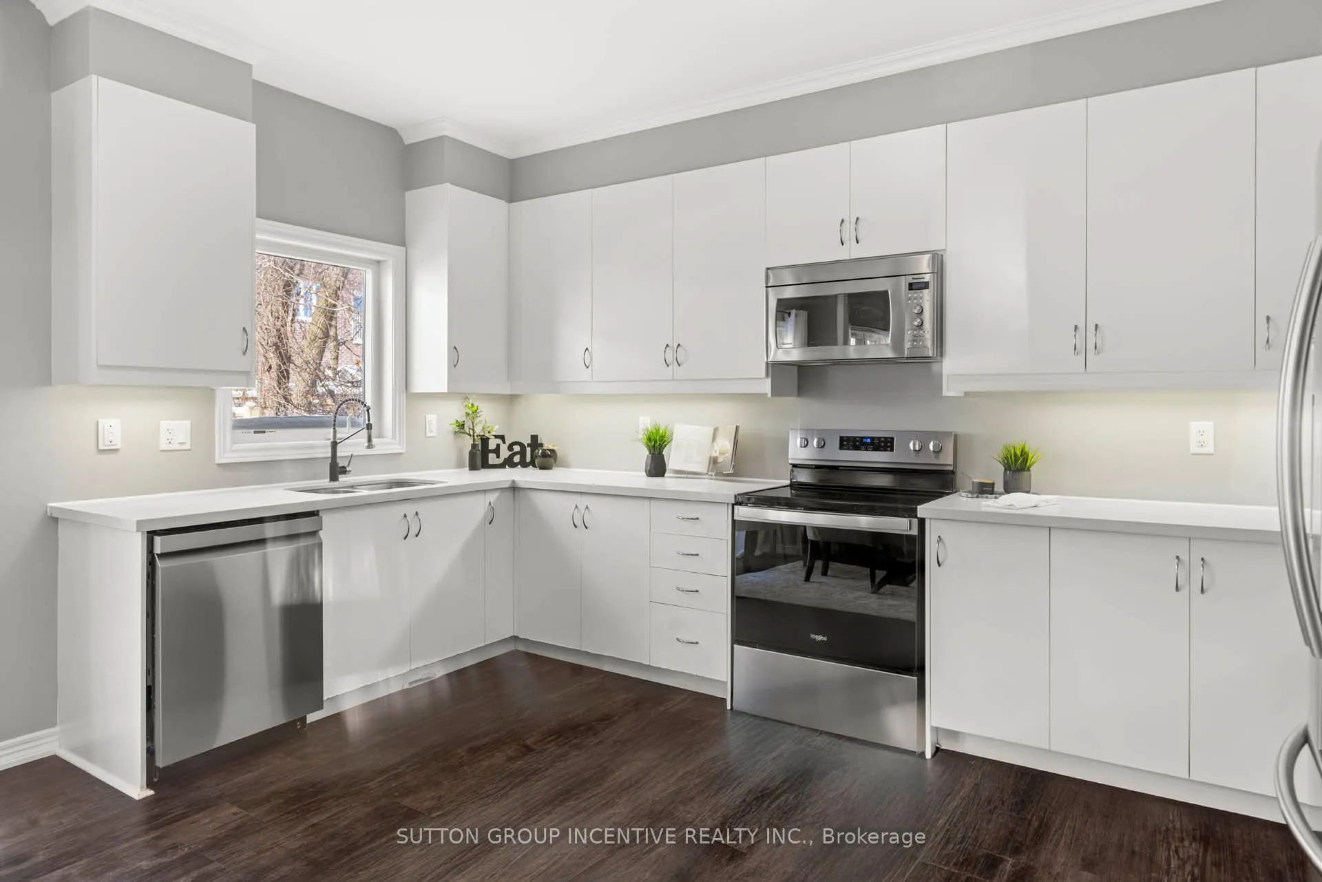 Photo 14 of 1252 Bardeau Street, Innisfil, Lefroy — HOMEH