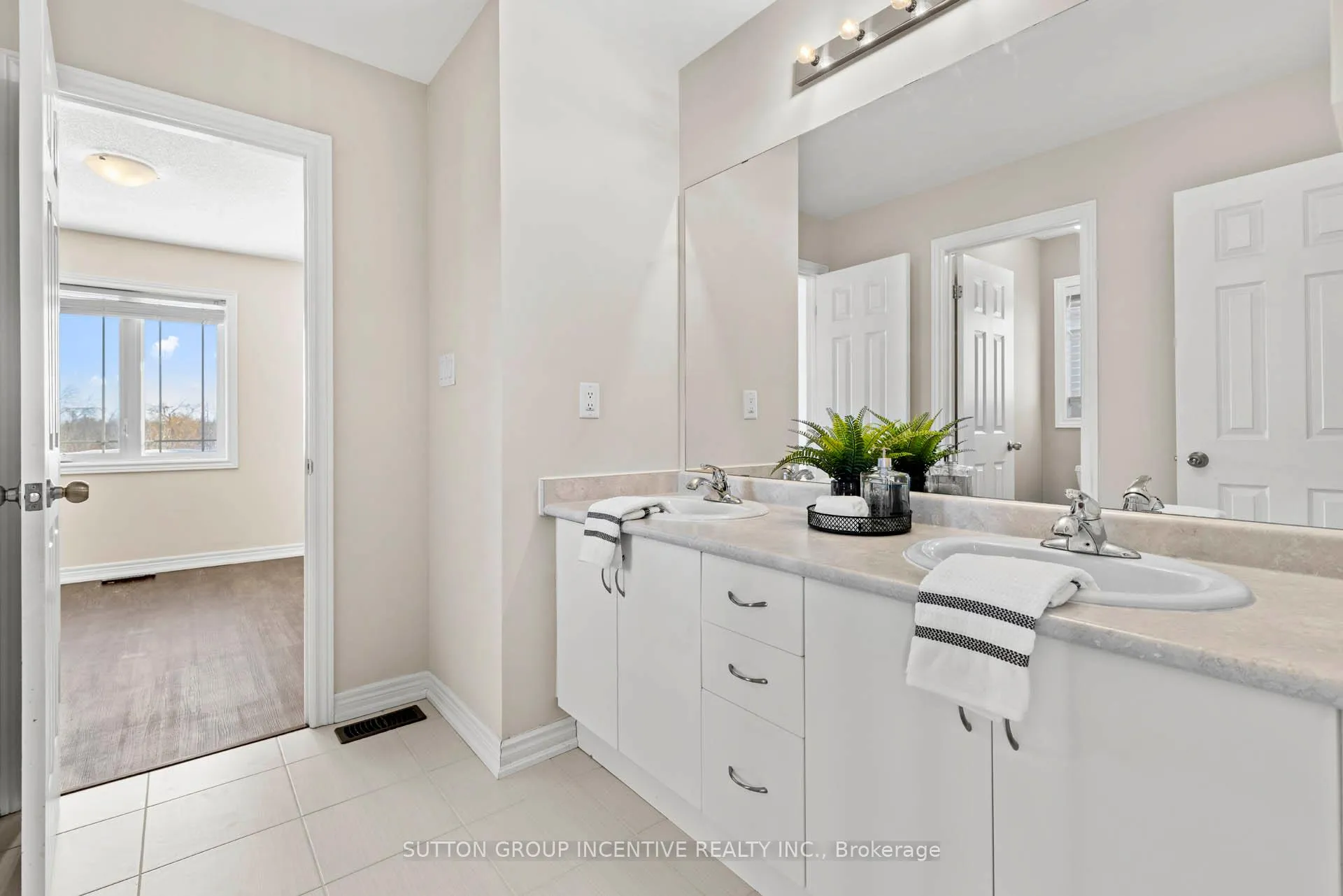 Photo 26 of 1252 Bardeau Street, Innisfil, Lefroy — HOMEH