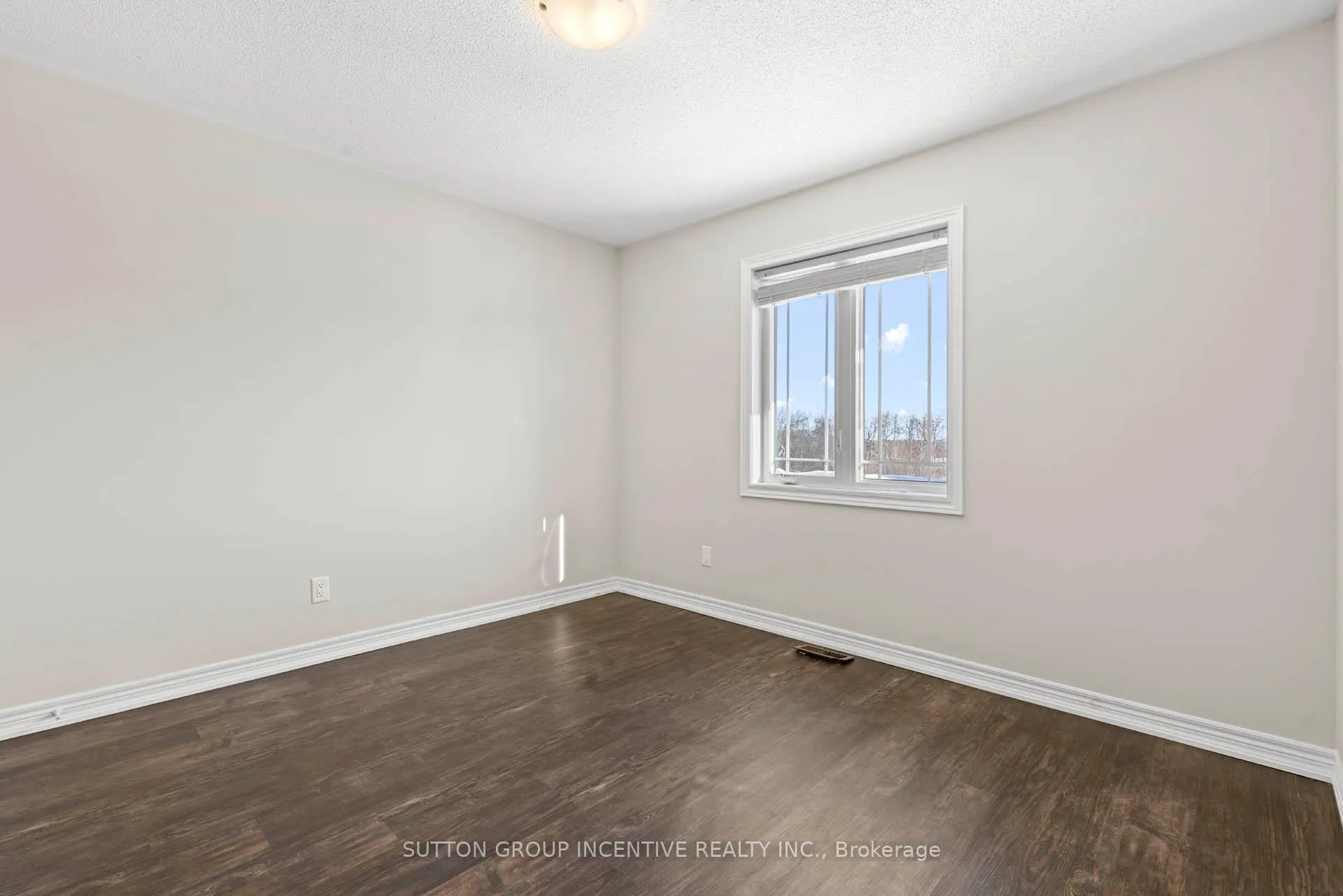 Photo 29 of 1252 Bardeau Street, Innisfil, Lefroy — HOMEH