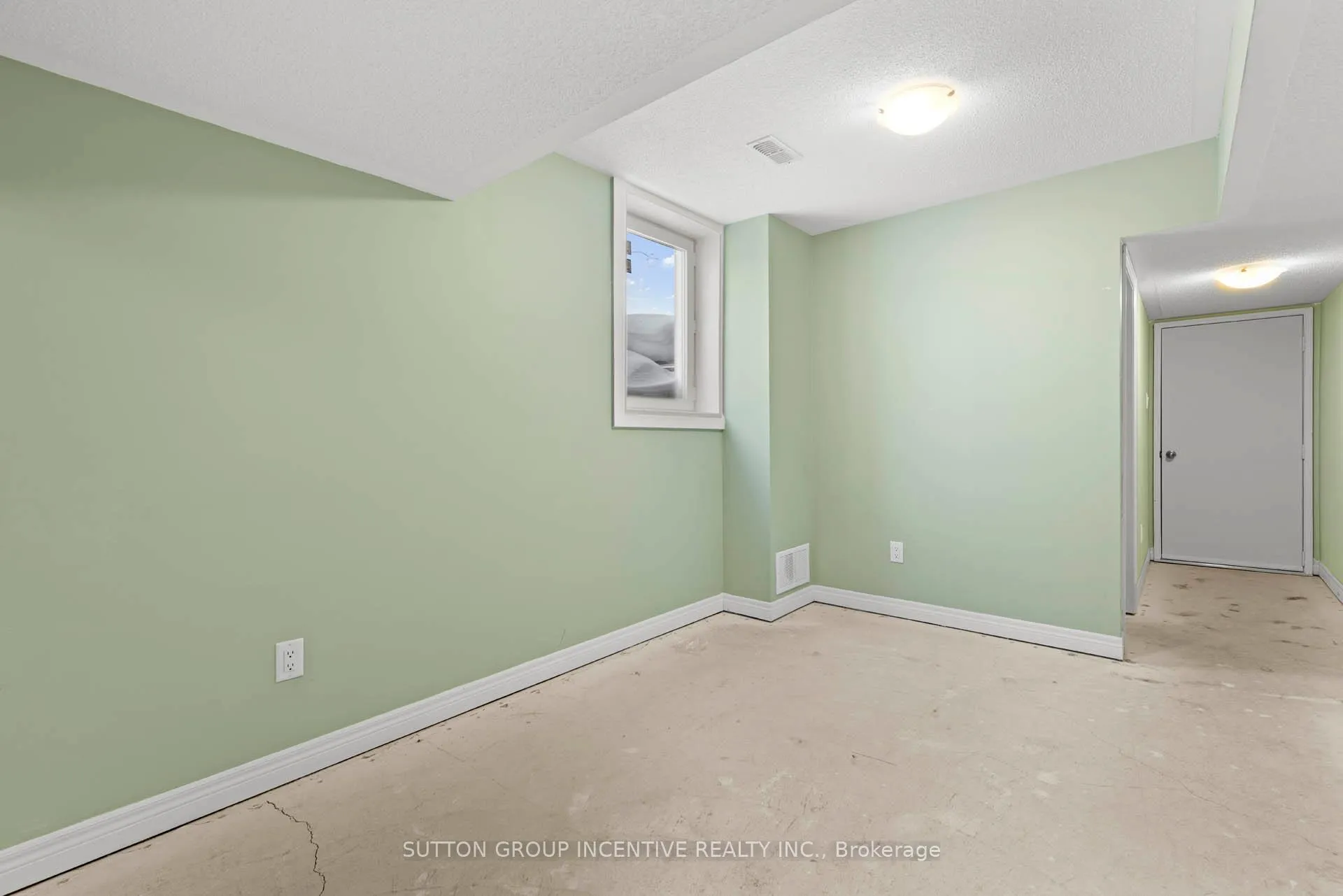 Photo 37 of 1252 Bardeau Street, Innisfil, Lefroy — HOMEH