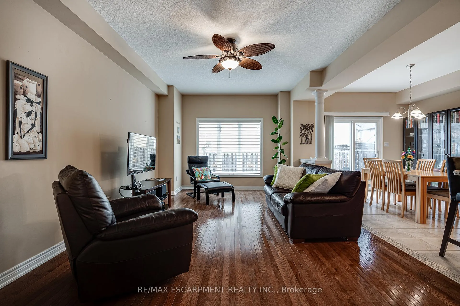 Photo 5 of 92 Newcombe Road, Hamilton, Dundas — HOMEH