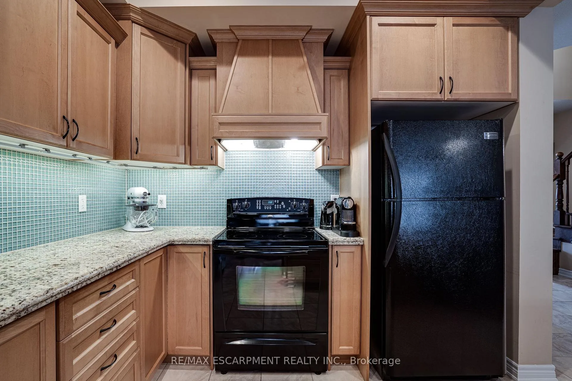 Photo 11 of 92 Newcombe Road, Hamilton, Dundas — HOMEH