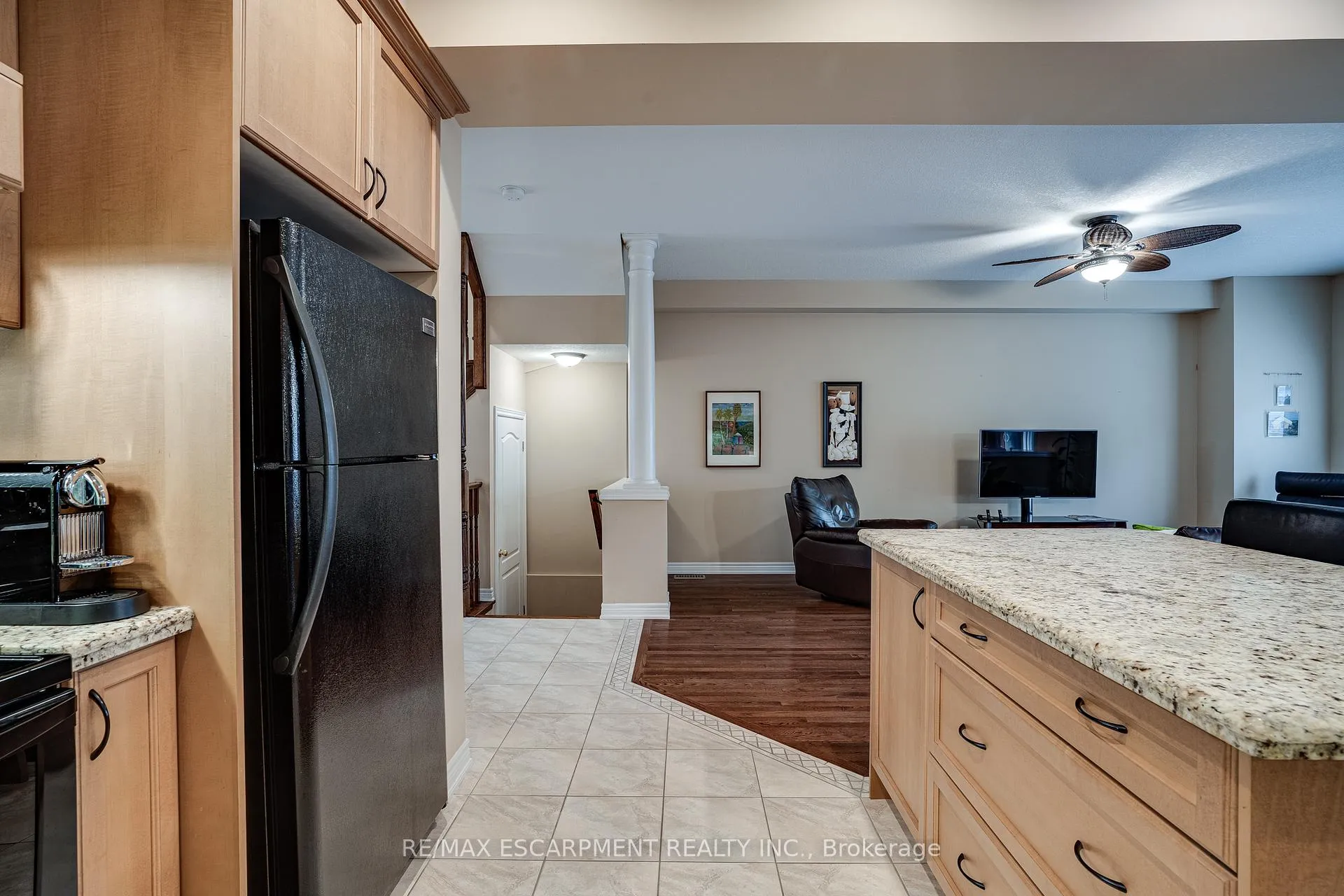 Photo 12 of 92 Newcombe Road, Hamilton, Dundas — HOMEH