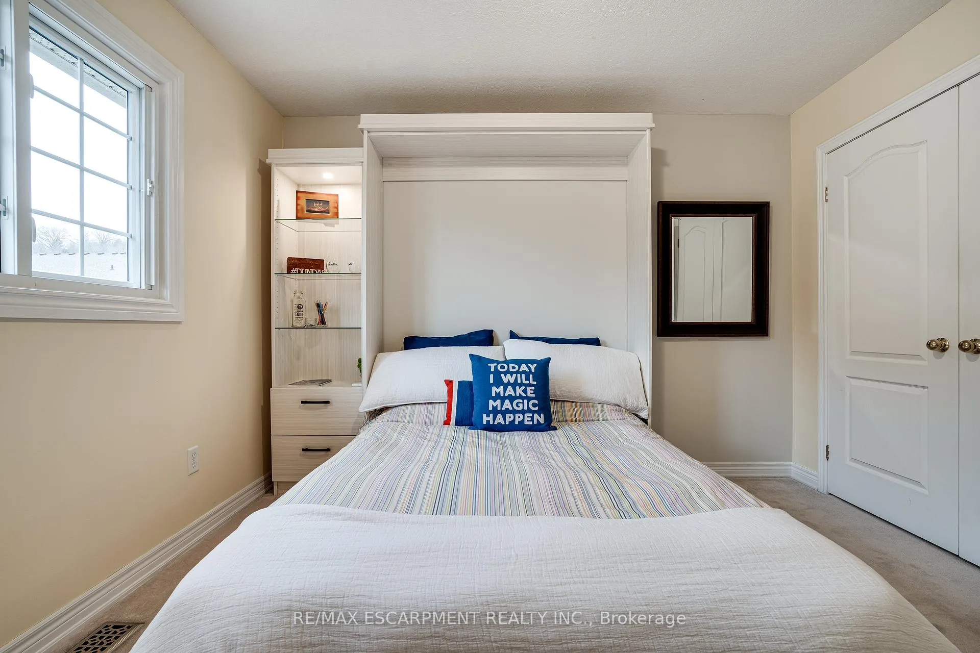 Photo 26 of 92 Newcombe Road, Hamilton, Dundas — HOMEH