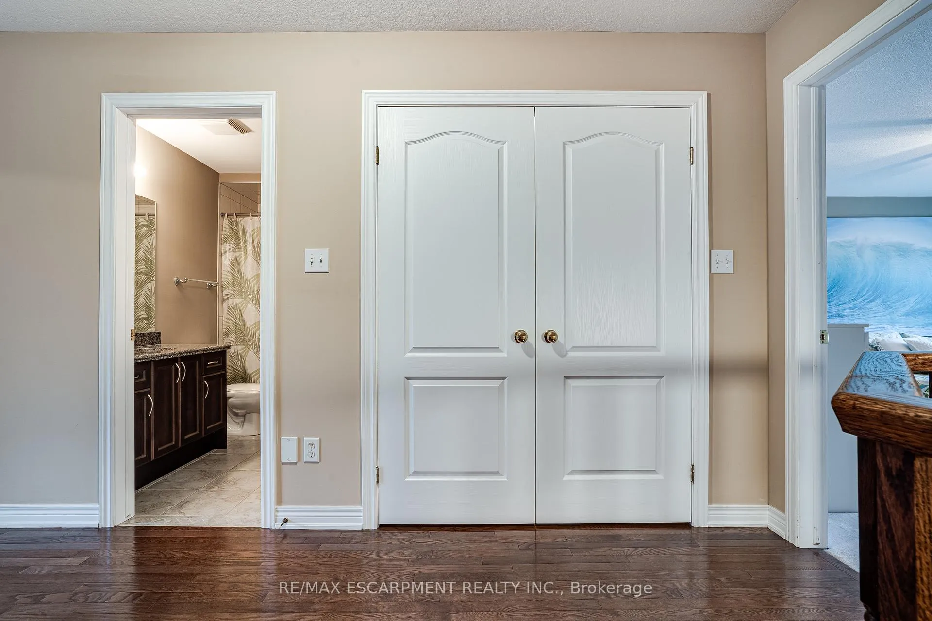Photo 34 of 92 Newcombe Road, Hamilton, Dundas — HOMEH