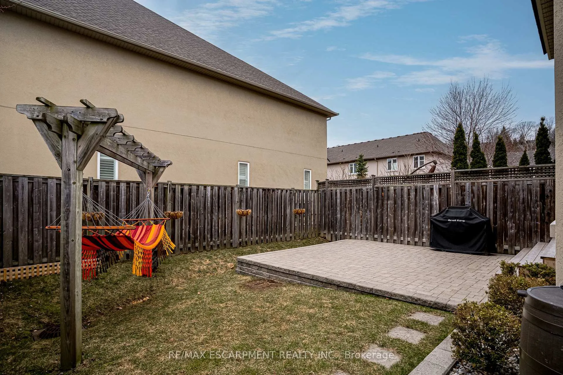 Photo 37 of 92 Newcombe Road, Hamilton, Dundas — HOMEH