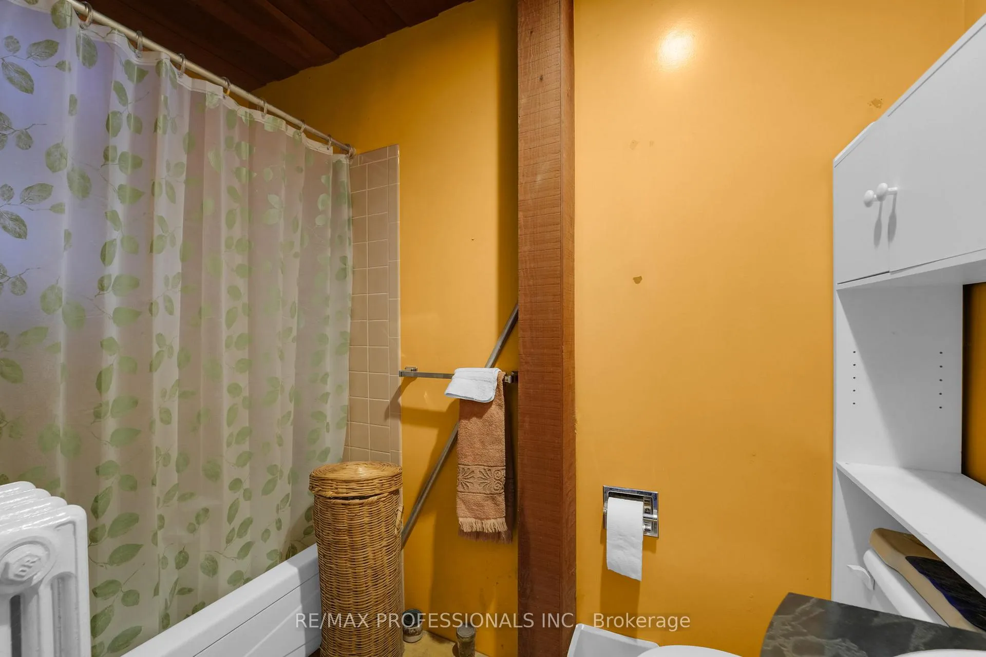 Photo 15 of 68 Dixon Avenue, Toronto, The Beaches — HOMEH
