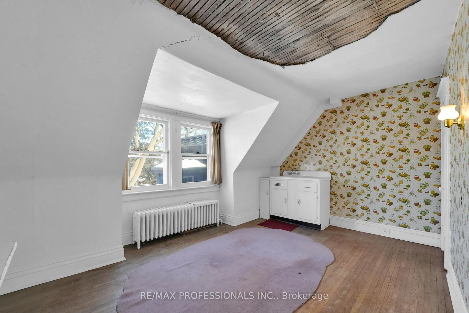 Photo 24 of 68 Dixon Avenue, Toronto, The Beaches — HOMEH
