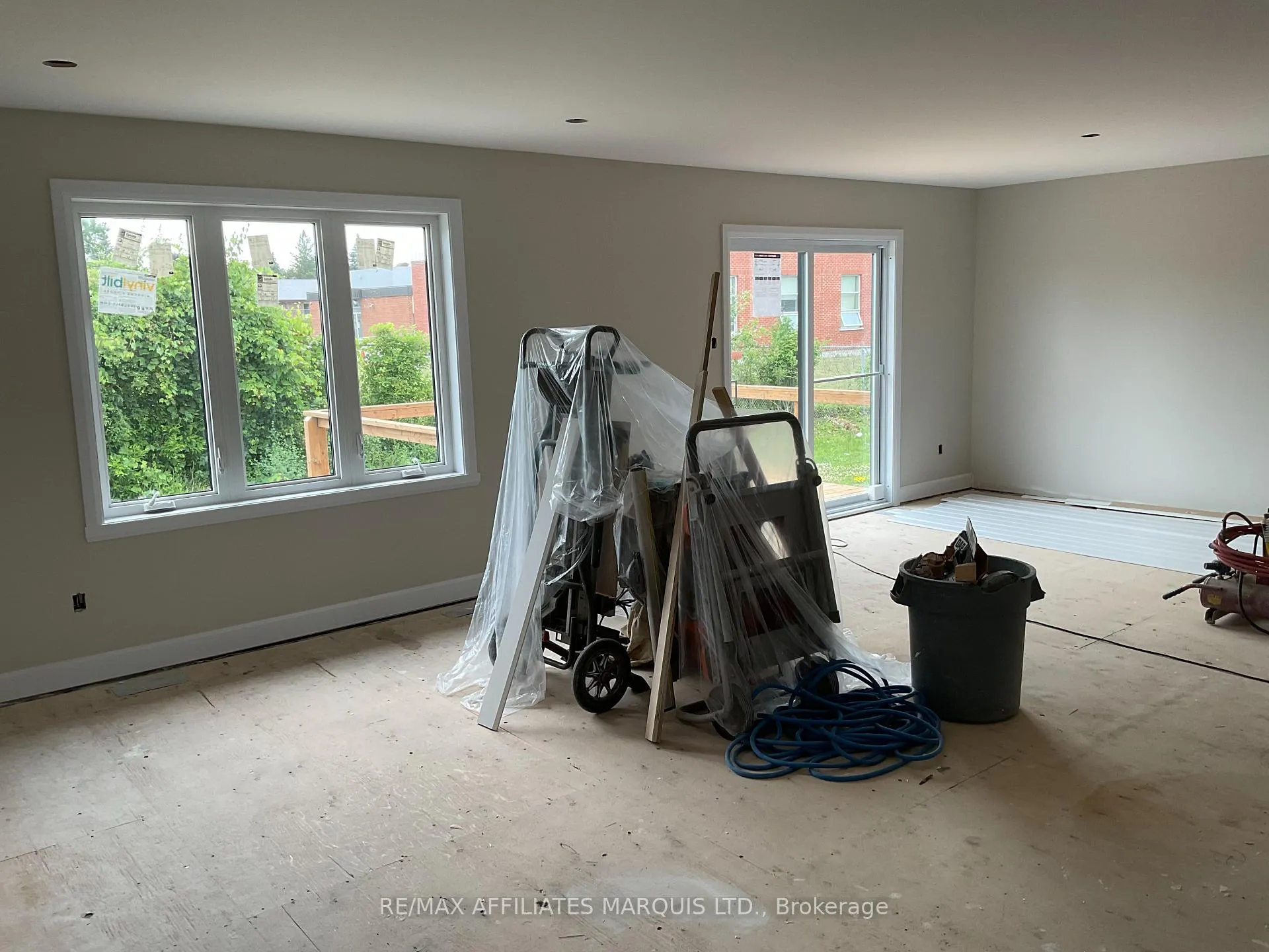 Photo 3 of 180 Emily Jade Crescent, Cornwall — HOMEH