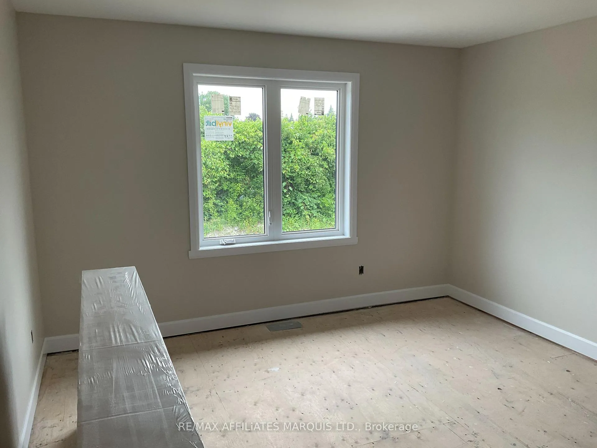 Photo 7 of 180 Emily Jade Crescent, Cornwall — HOMEH