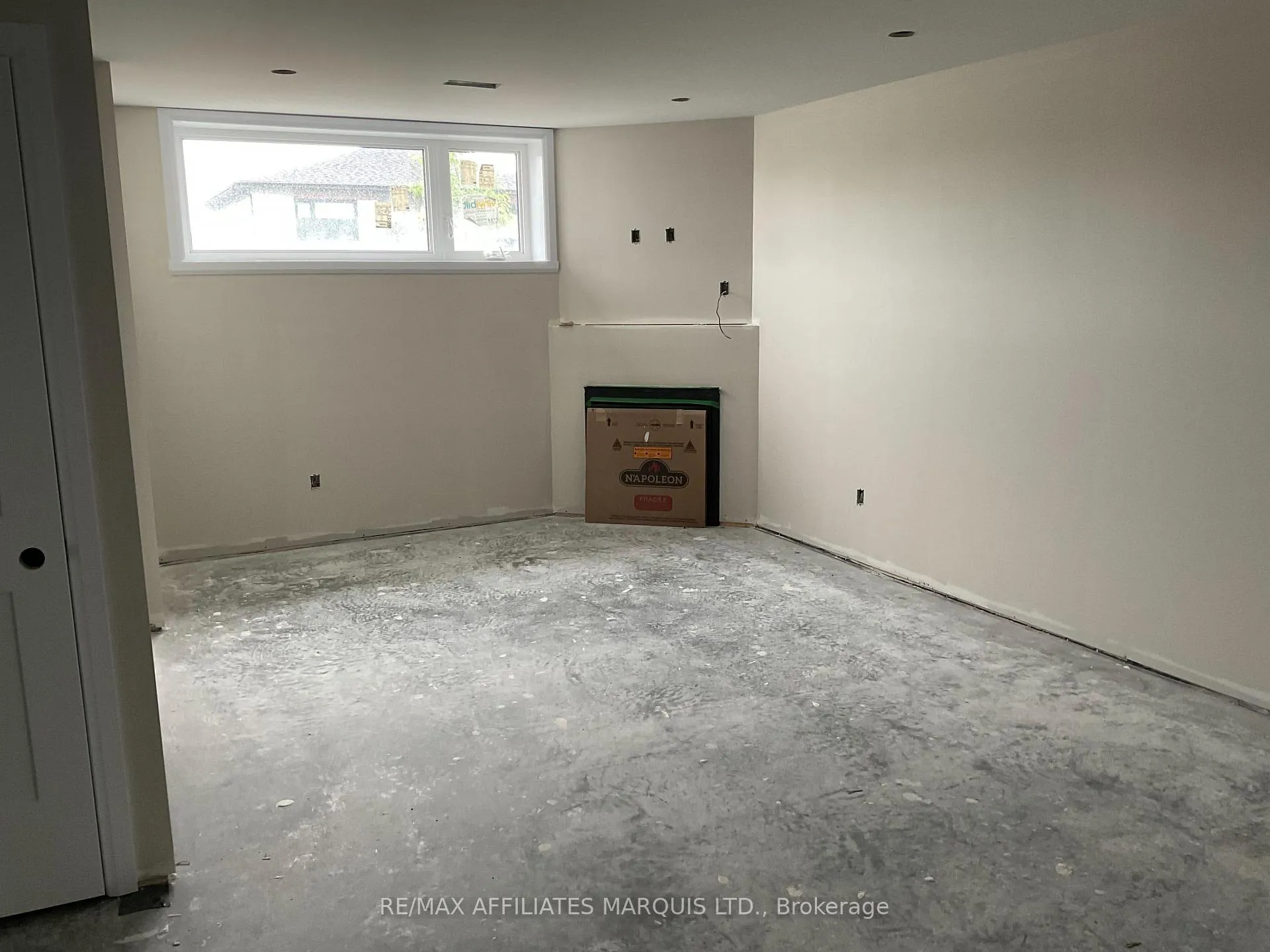 Photo 11 of 180 Emily Jade Crescent, Cornwall — HOMEH