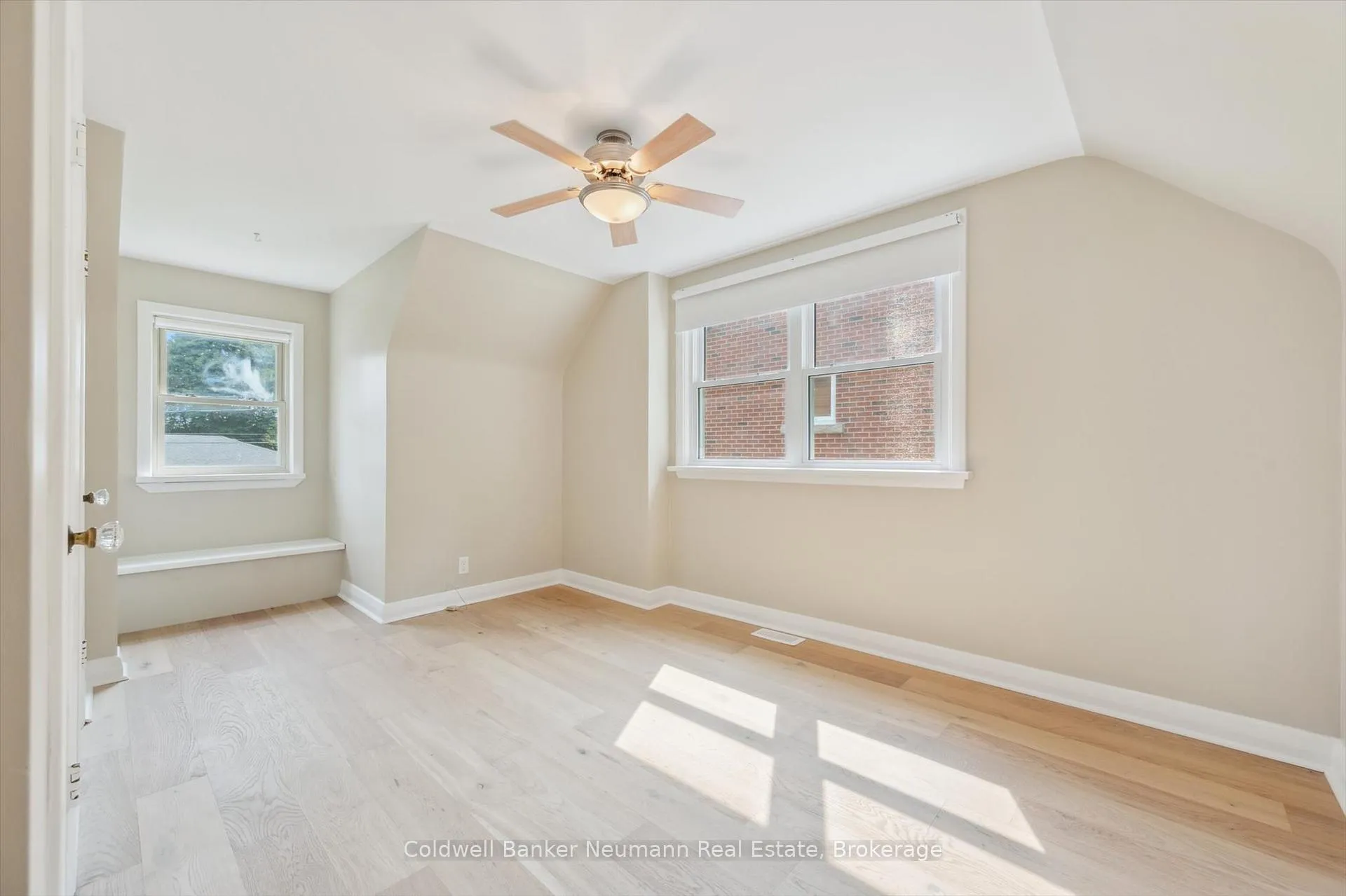 Photo 5 of 26 Elginfield Drive, Guelph, Grange Road — HOMEH