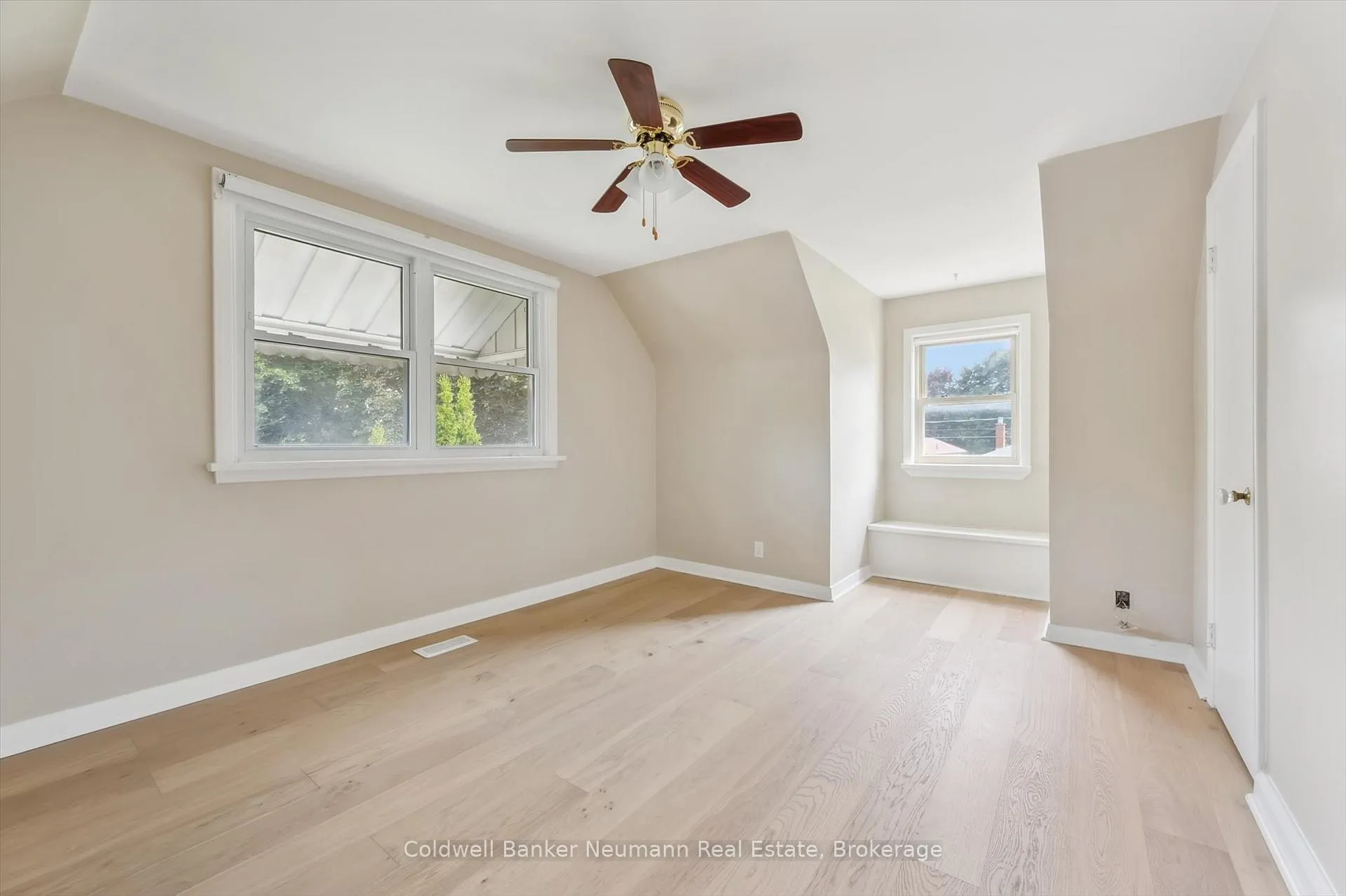 Photo 7 of 26 Elginfield Drive, Guelph, Grange Road — HOMEH