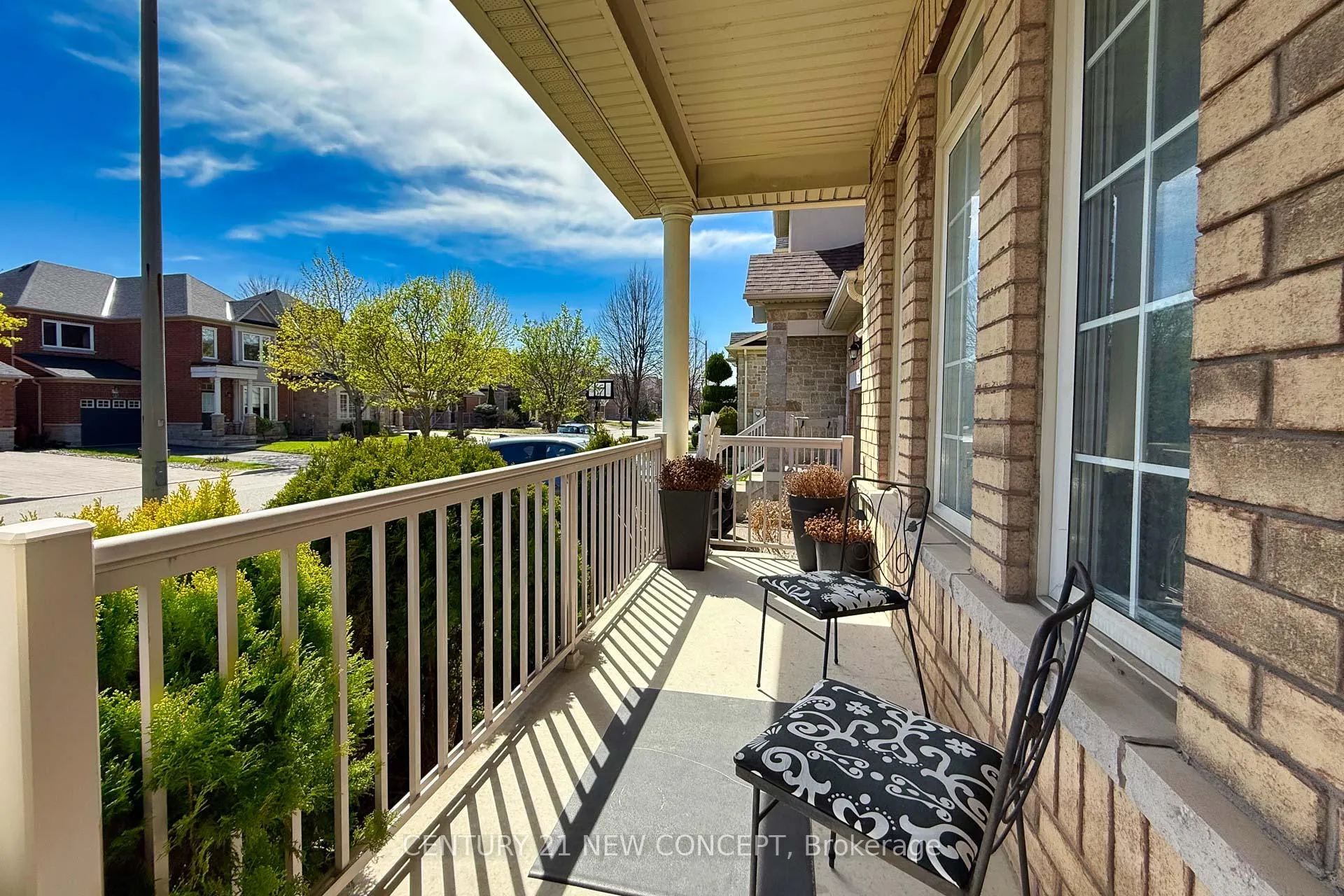 Photo 4 of 154 Gauguin Avenue, Vaughan, Patterson — HOMEH