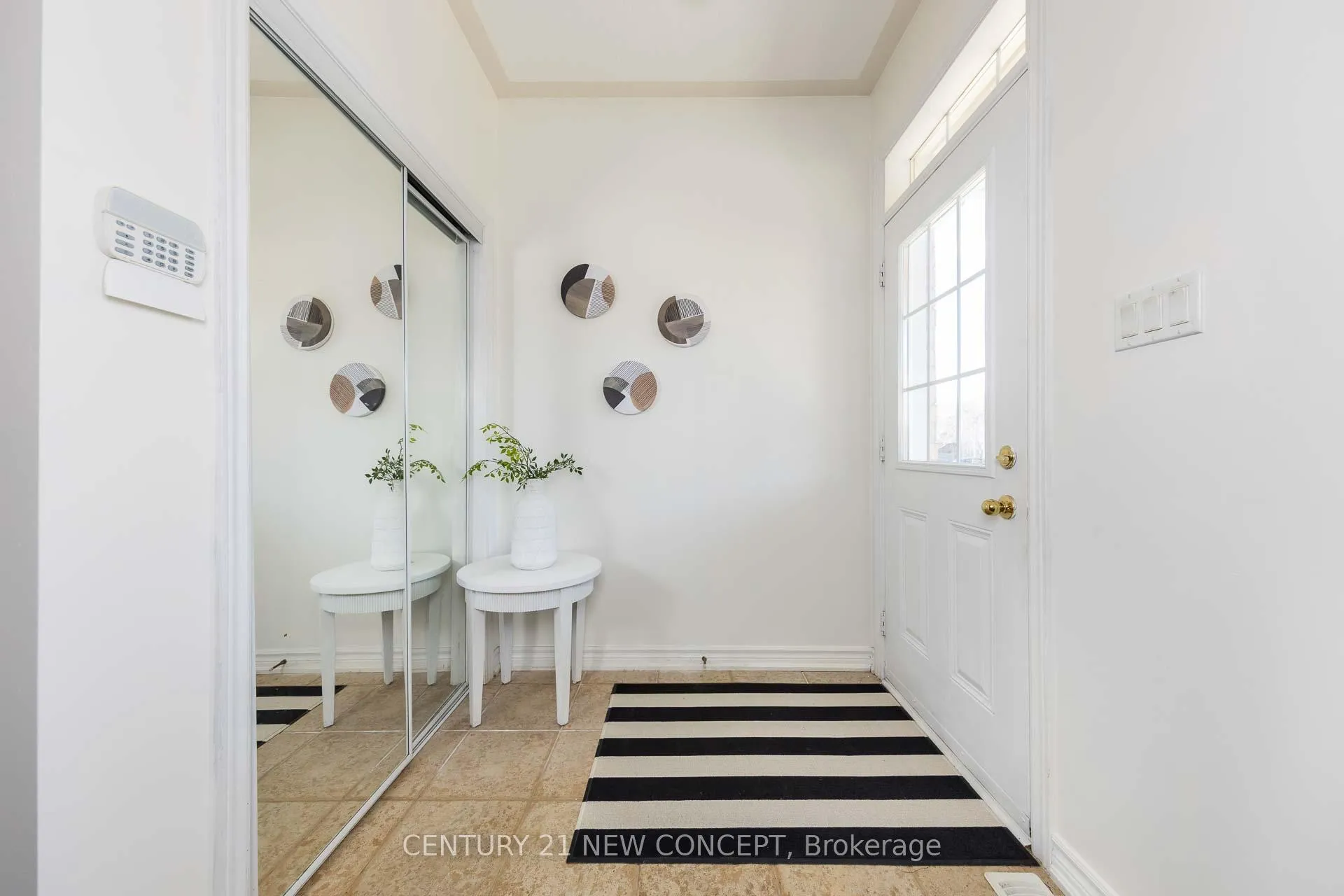 Photo 5 of 154 Gauguin Avenue, Vaughan, Patterson — HOMEH
